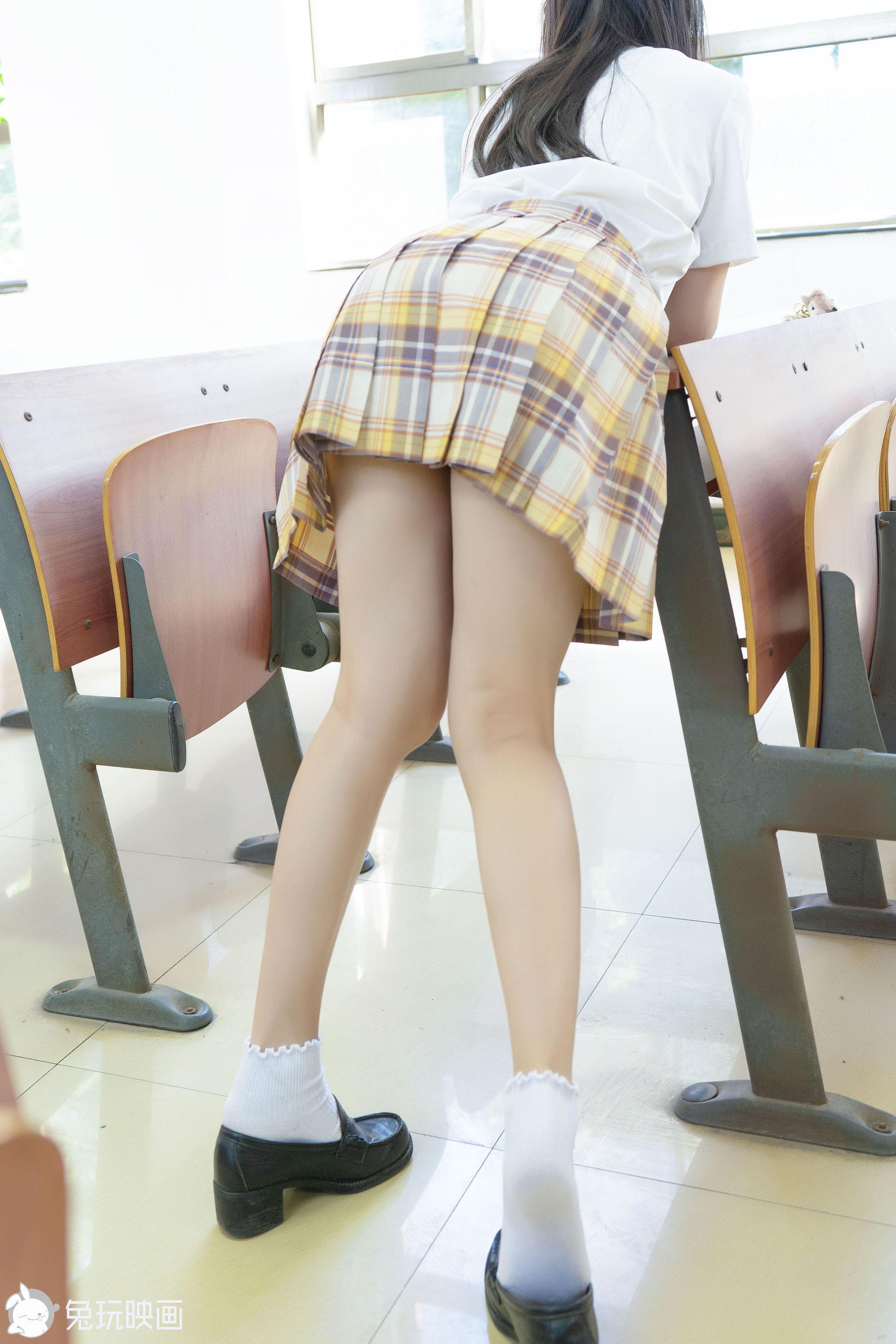 [兔玩映画] - 制服裸腿女孩