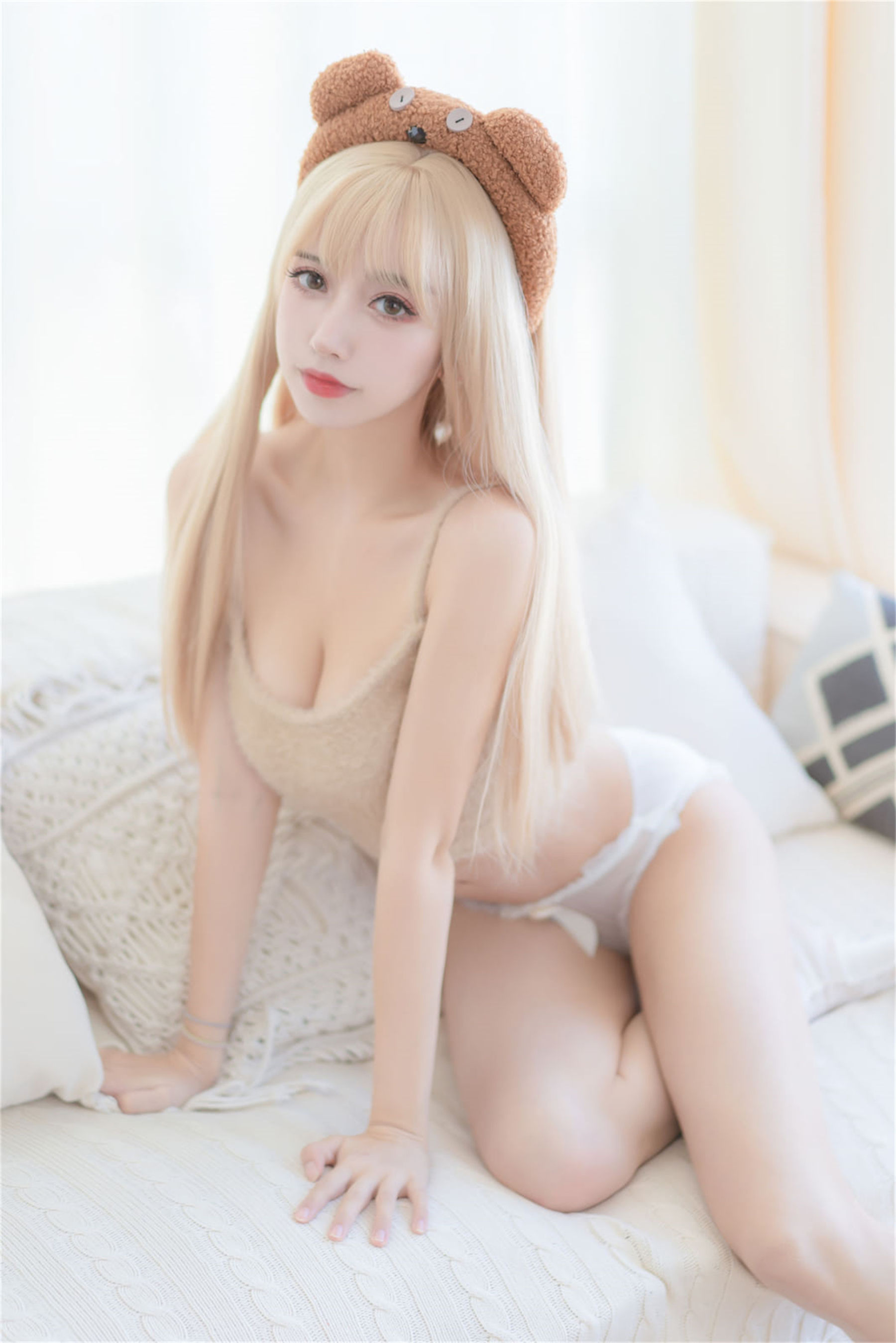 [福利COS] 斗鱼米线线sama写真 - 小熊软糖