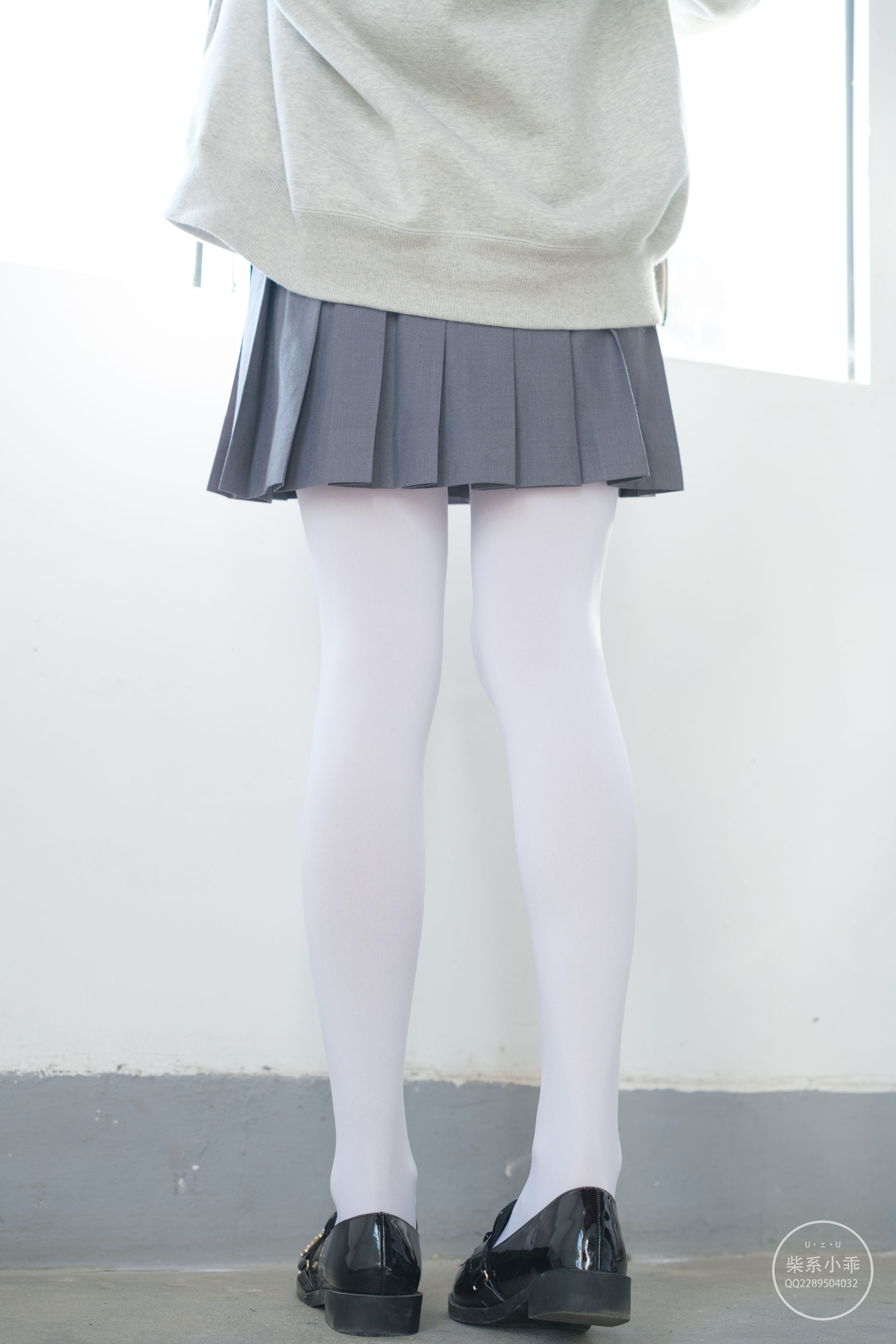 [福利COS] 柴系小乖(稚乖画册) - 夜夜 教室