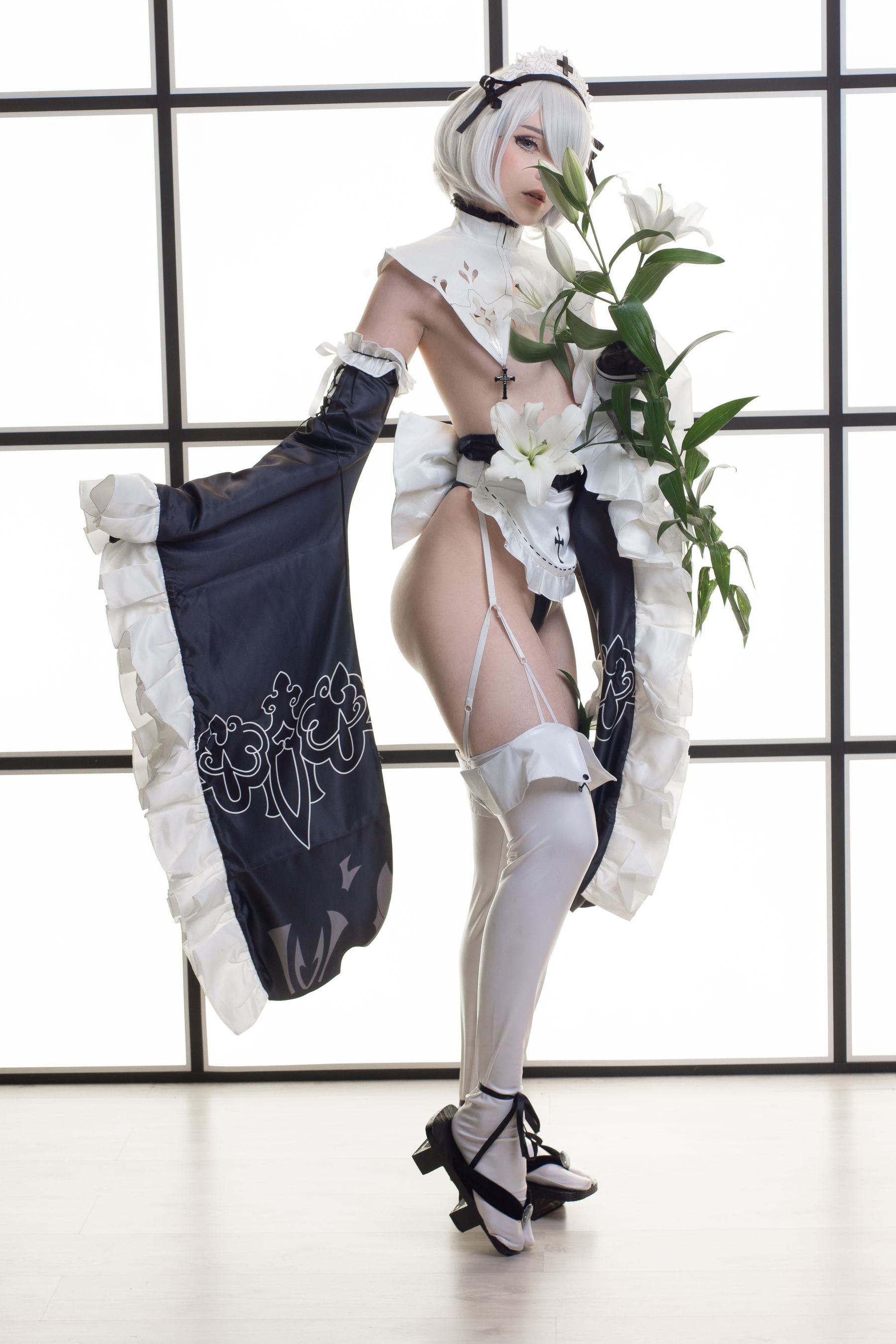 Candy Ball - Maid 2B 