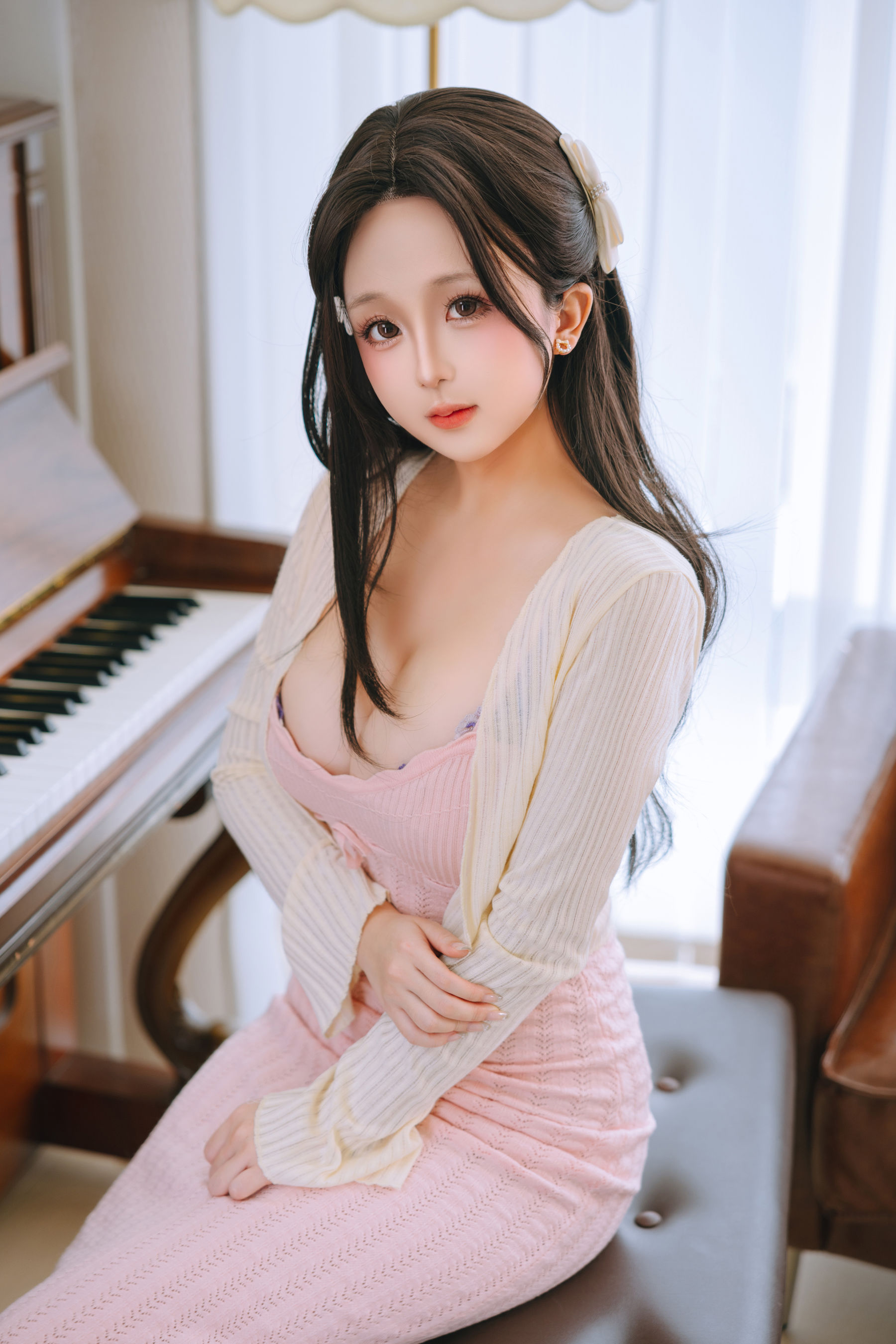 Cosplay 日奈娇 - 钢琴老师
