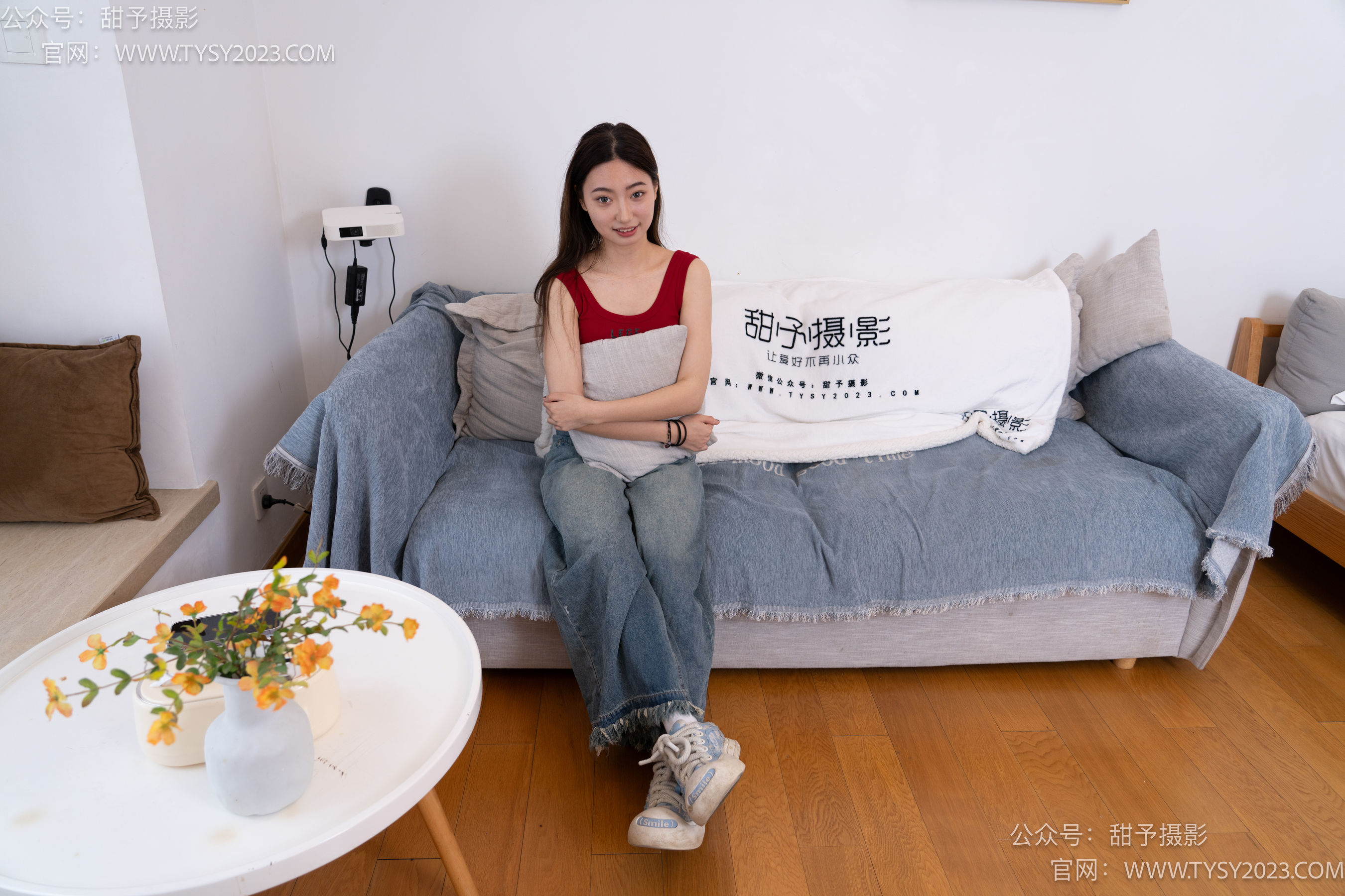 甜予摄影 No.064 雪梨 -帆布鞋、白棉袜、肉丝（脚尖加固款）