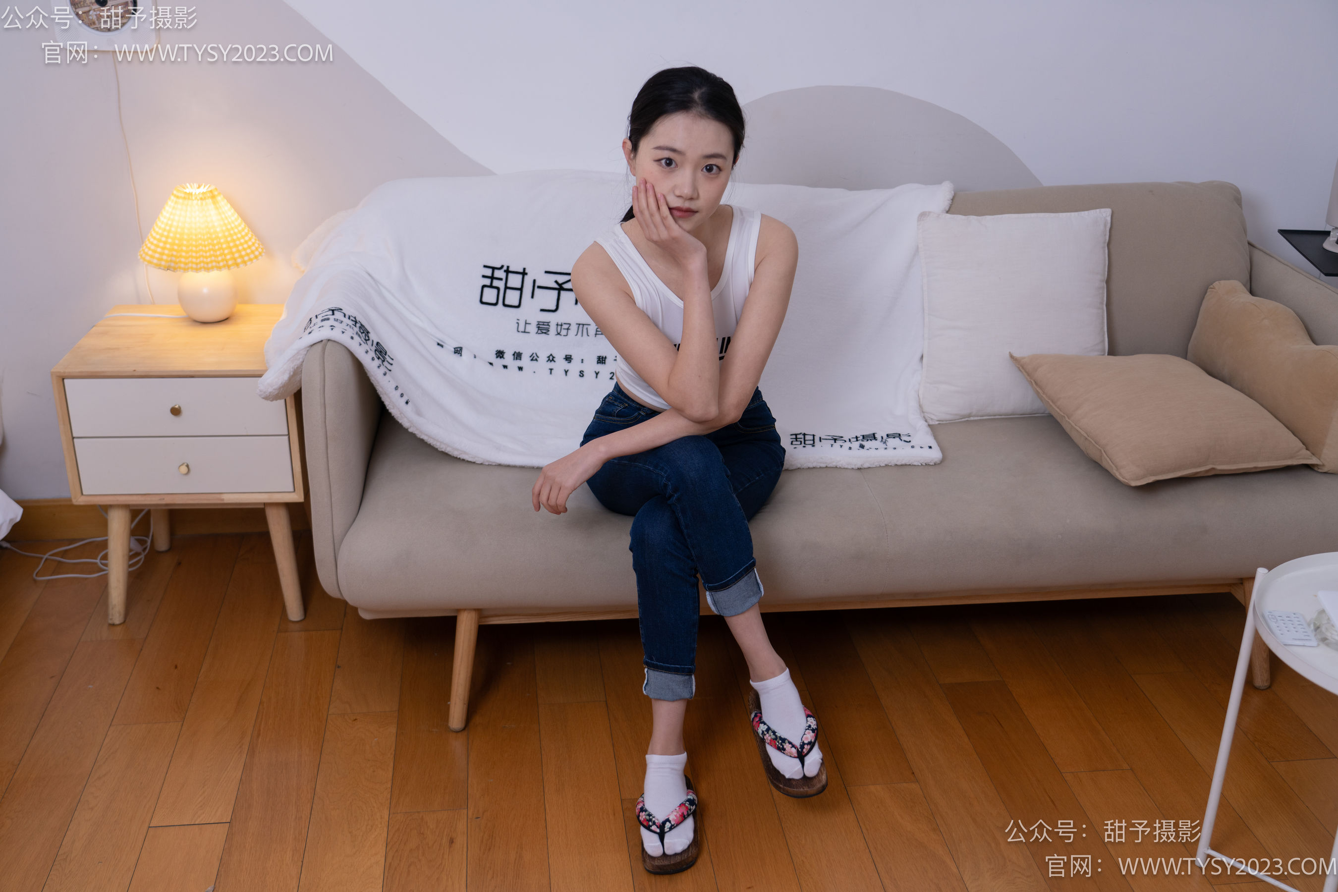甜予摄影 No.069 齐齐 -短靴、人字拖、短白棉袜、长白棉袜、裸足