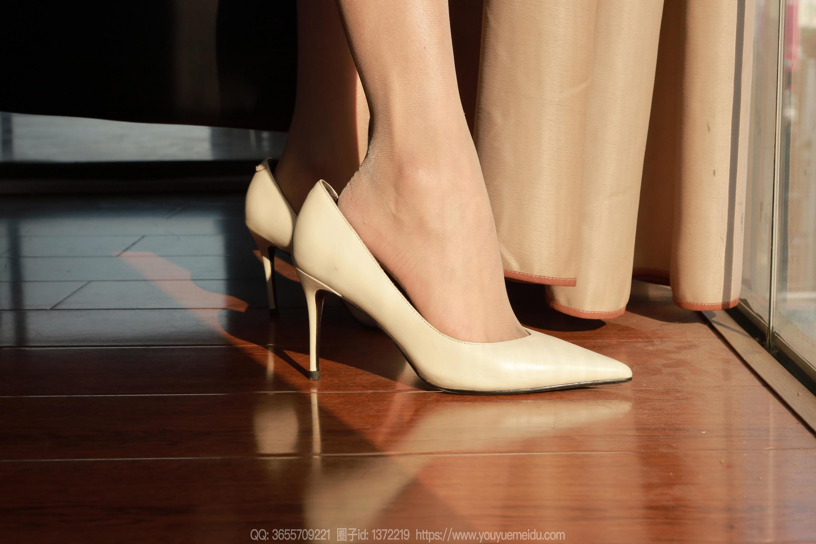 IESS异思趣向 - 模特： 婉萍 《蓝色毛衣（下）》