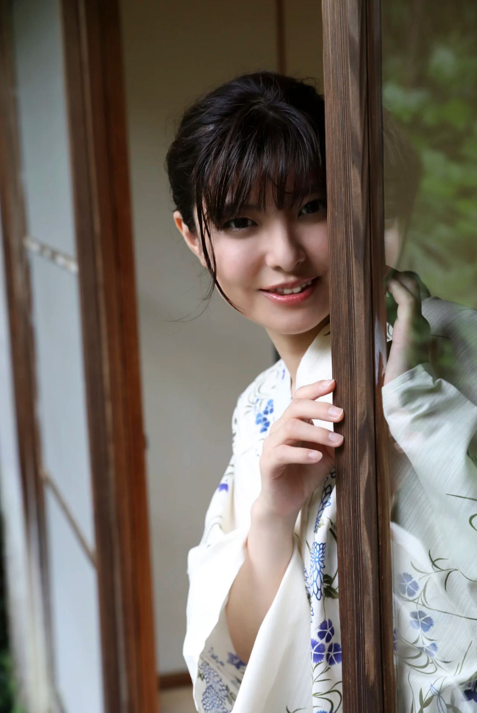 花井美理 - 解禁 Ｈカップ裸身 vol.2