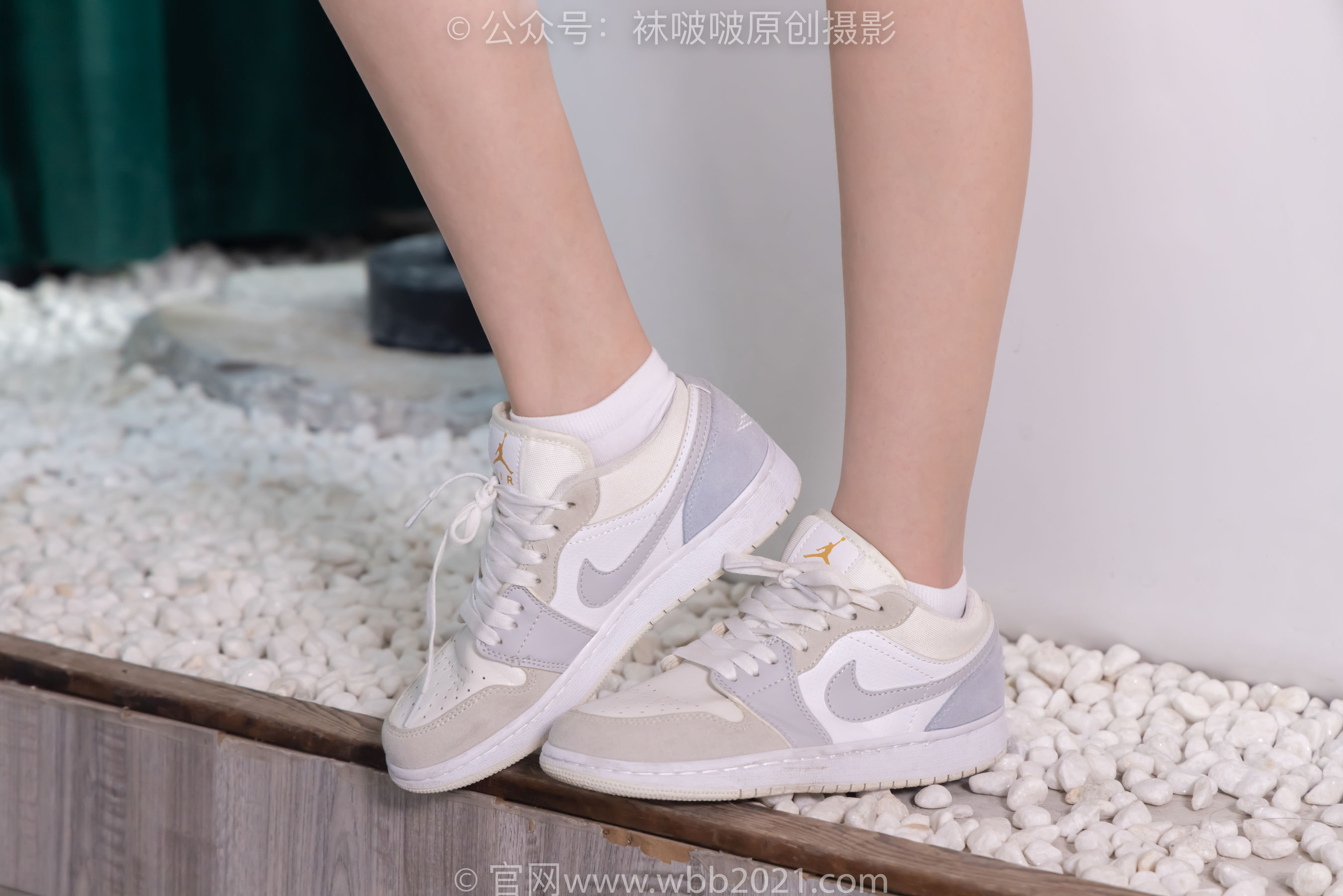 BoBoSocks袜啵啵 No.561 小甜豆 - 板鞋、短白棉袜、裸足