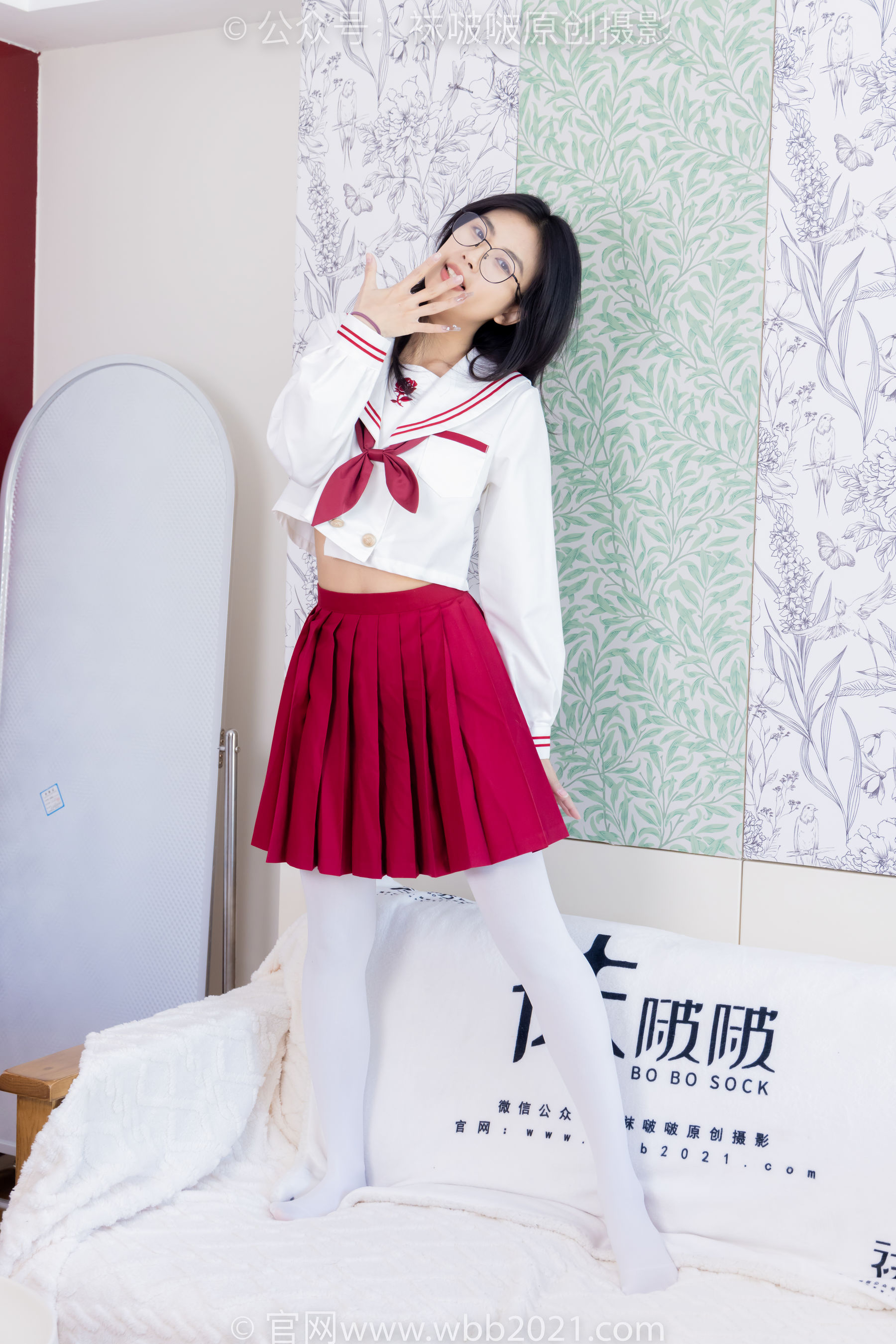 BoBoSocks袜啵啵 No.545 奶油 - 白色马丁靴、厚白丝、jk制服、瑜伽动作时用老头乐挠脚剧情