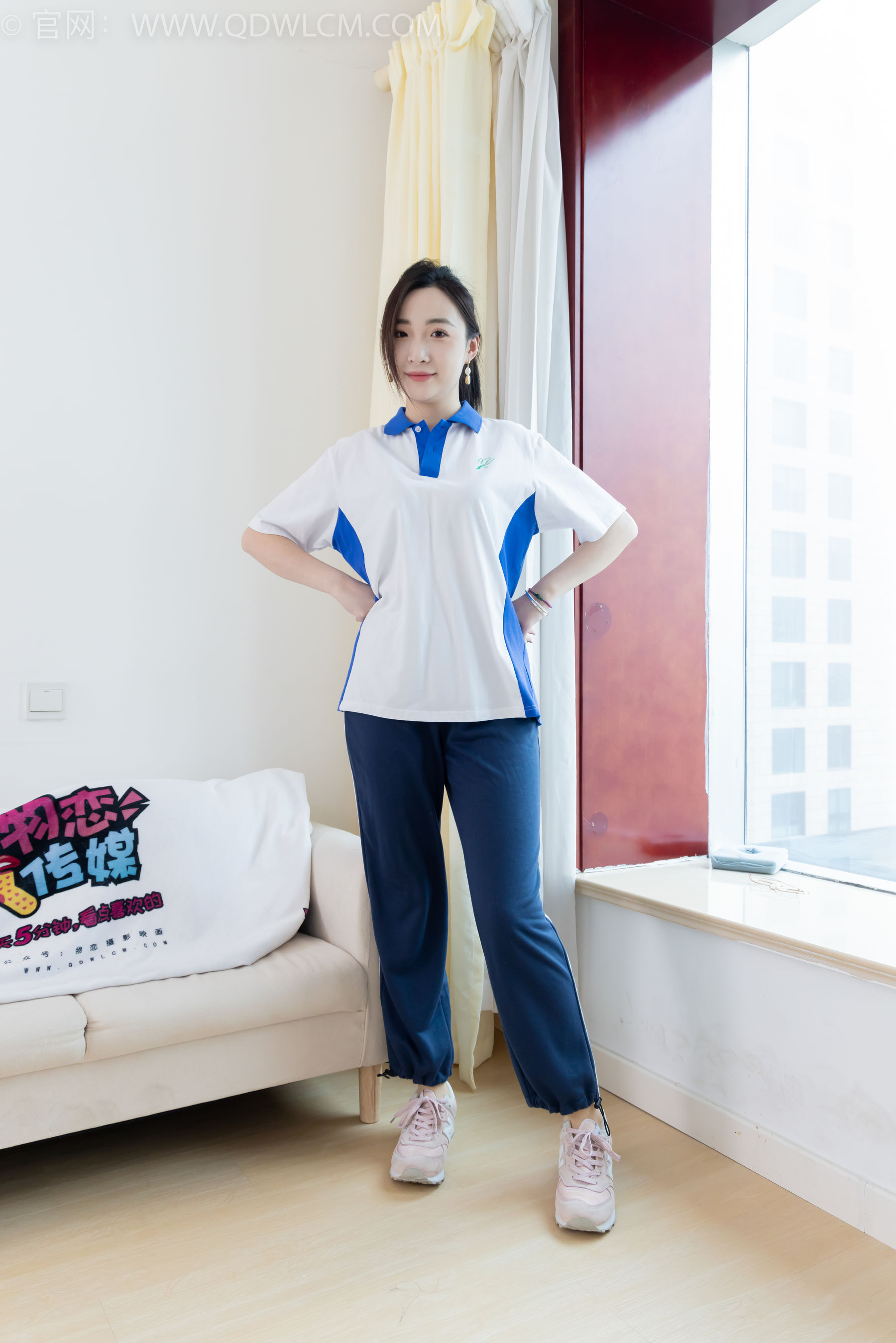 物恋传媒 No.2314 恬恬 - 运动鞋、厚肉丝、校服裤里丝