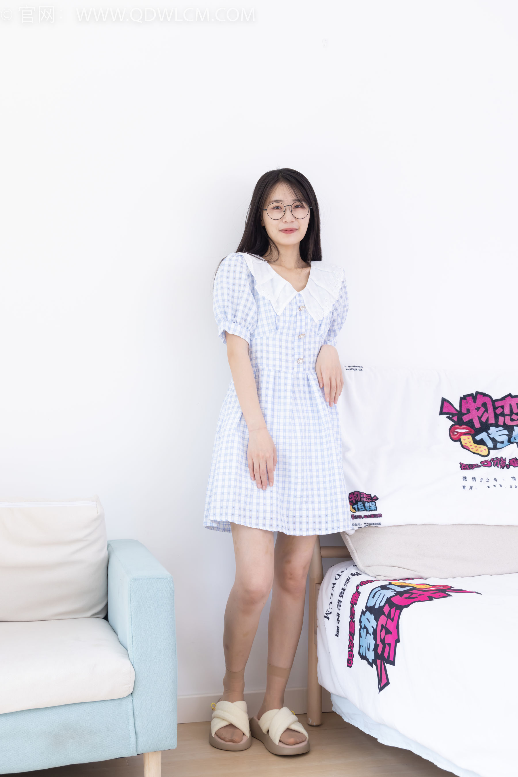 物恋传媒 No.2356 菜菜 - 平底鞋、拖鞋、短肉丝、裸足