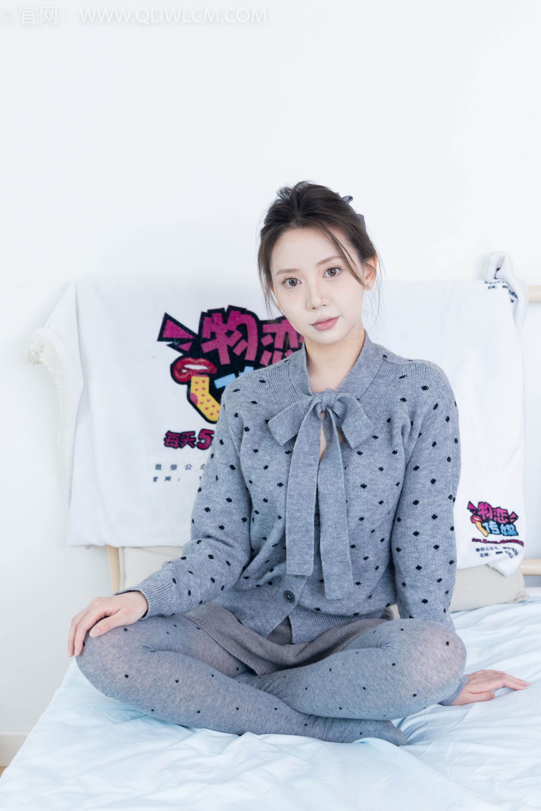 物恋传媒 No.2355 小曦 - 皮鞋、厚灰丝