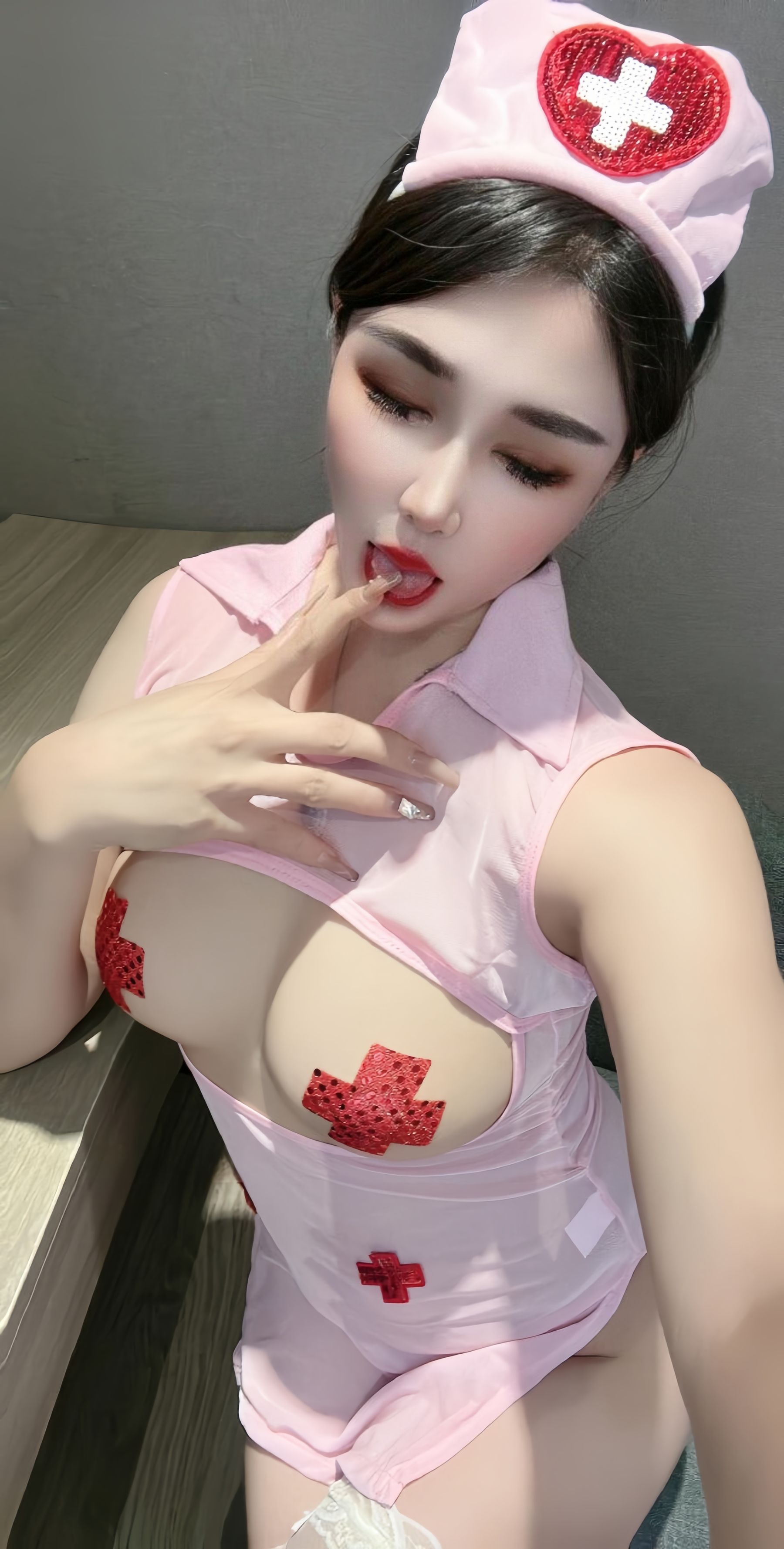 娜娜小姨 - 超性感粉嫩护士