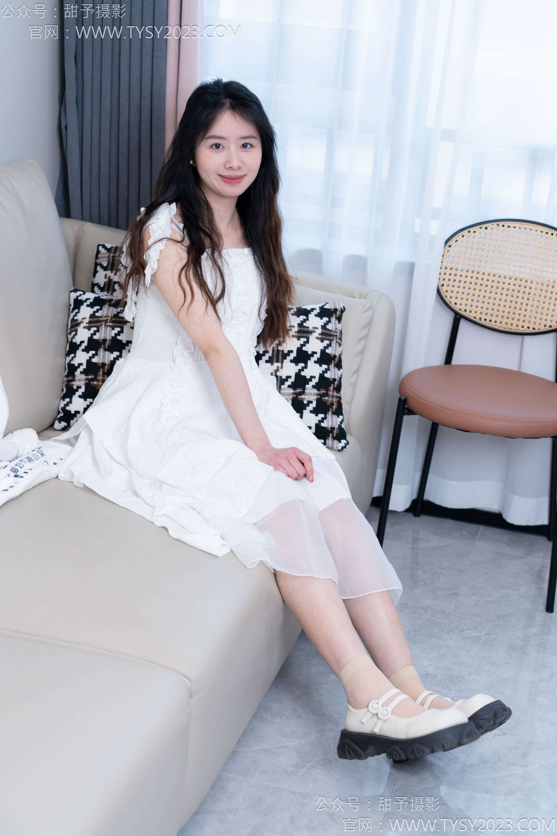 甜予摄影 No.172 知知 - 皮鞋、短肉丝、裸足