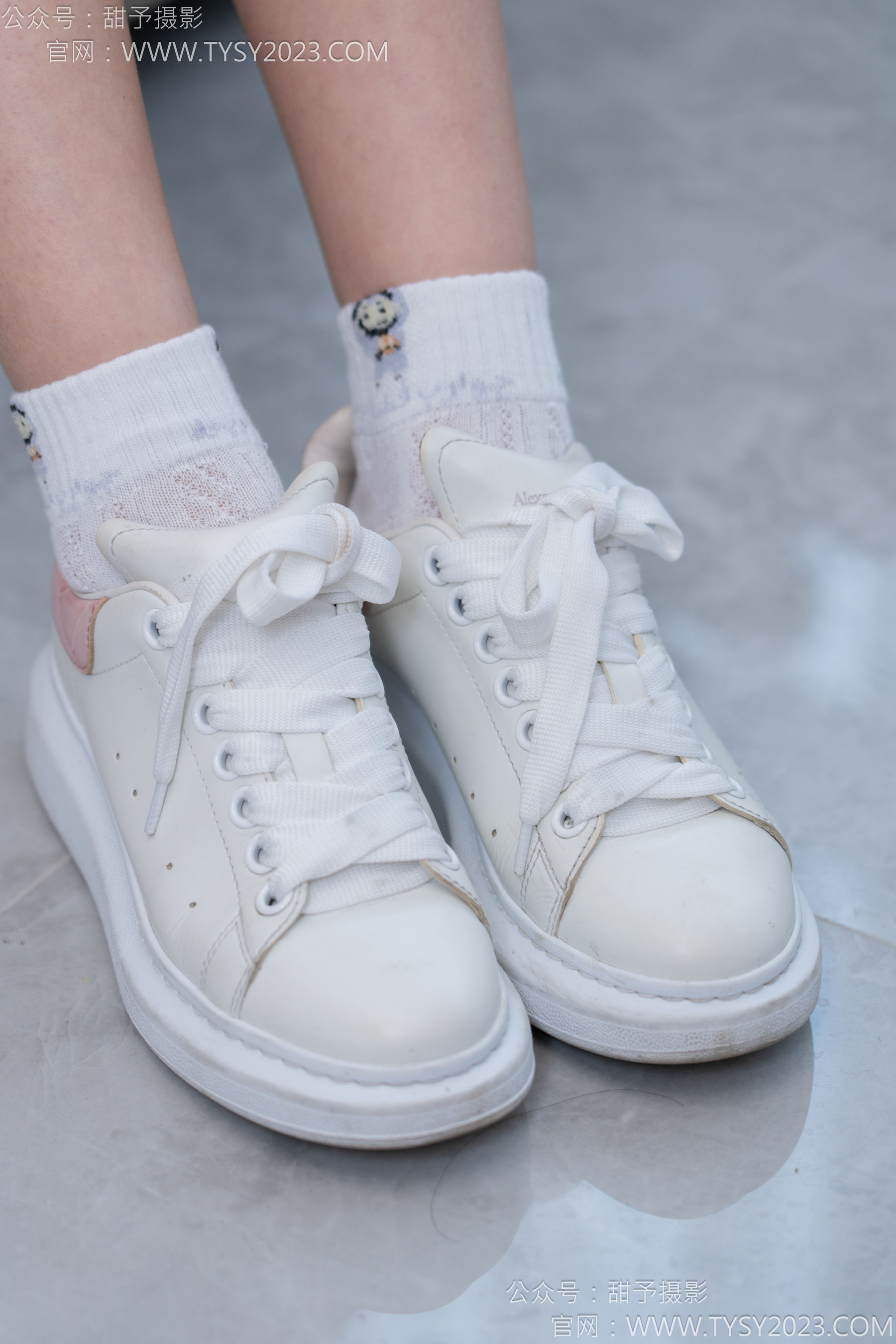 甜予摄影 No.165 贝壳 - 板鞋、白棉袜、裸足