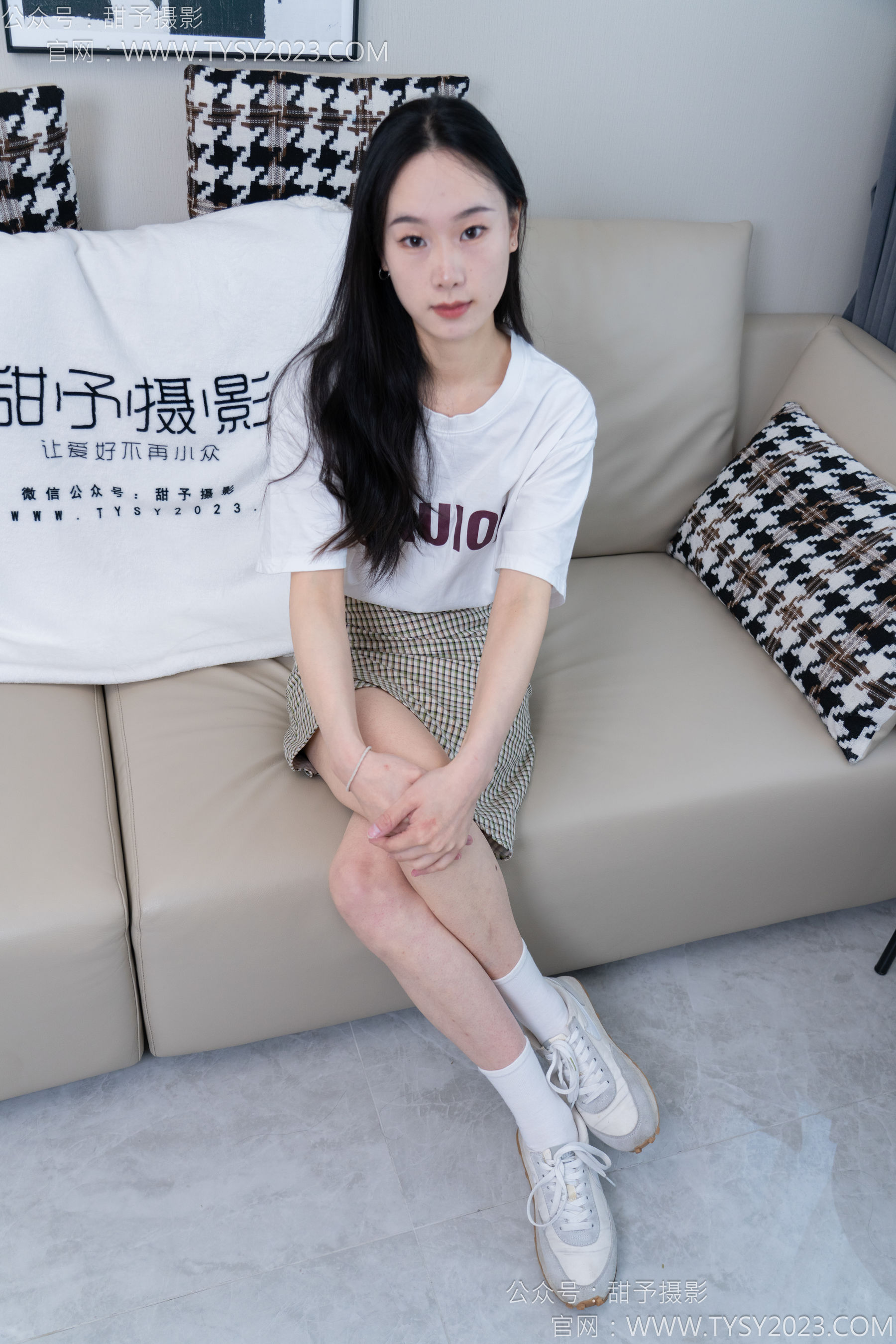 甜予摄影 No.167 小容 - 板鞋、白棉袜、裸足