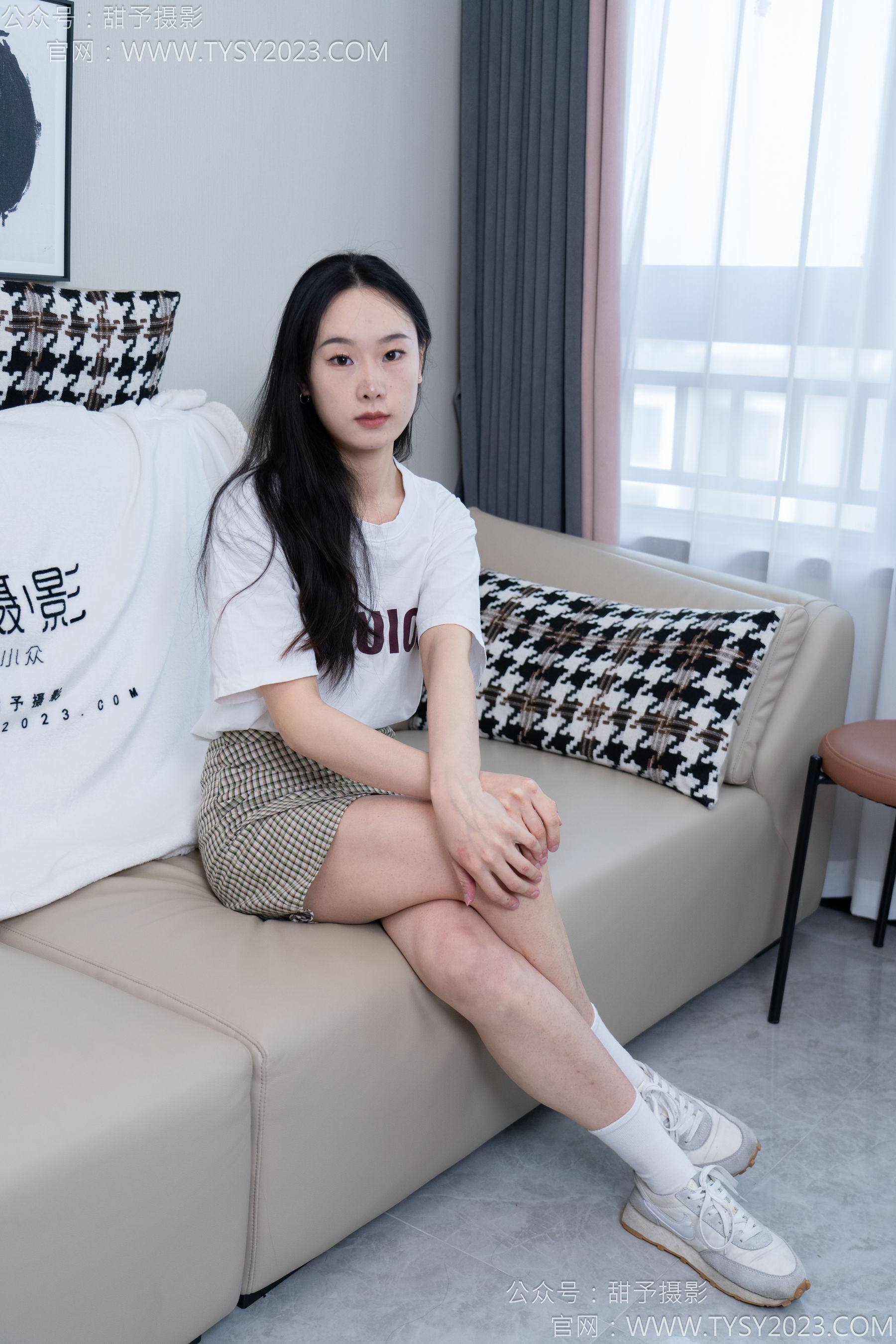 甜予摄影 No.167 小容 - 板鞋、白棉袜、裸足