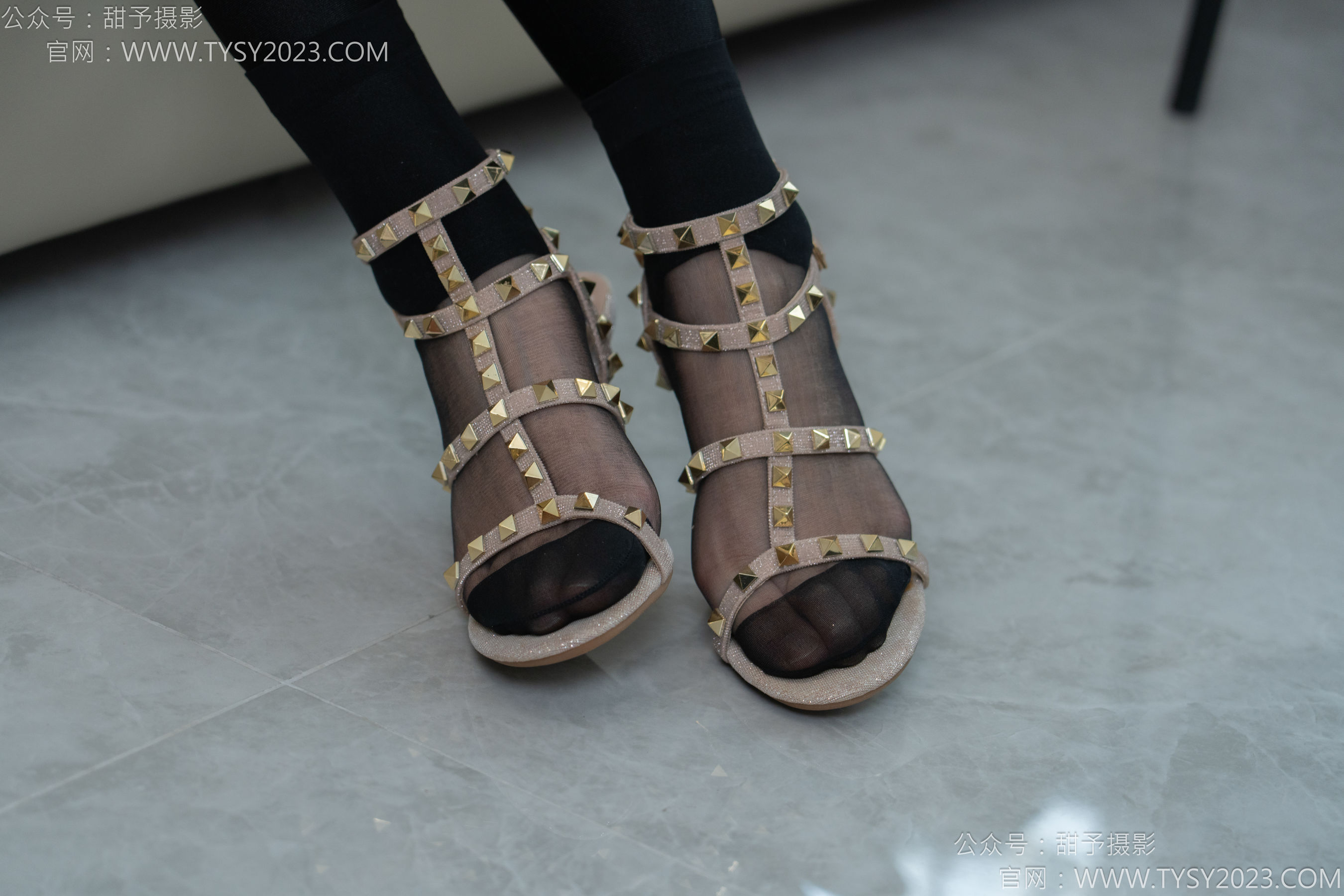 甜予摄影 No.158 梦梦 - 高跟鞋、短肉丝、短黑丝、裸足