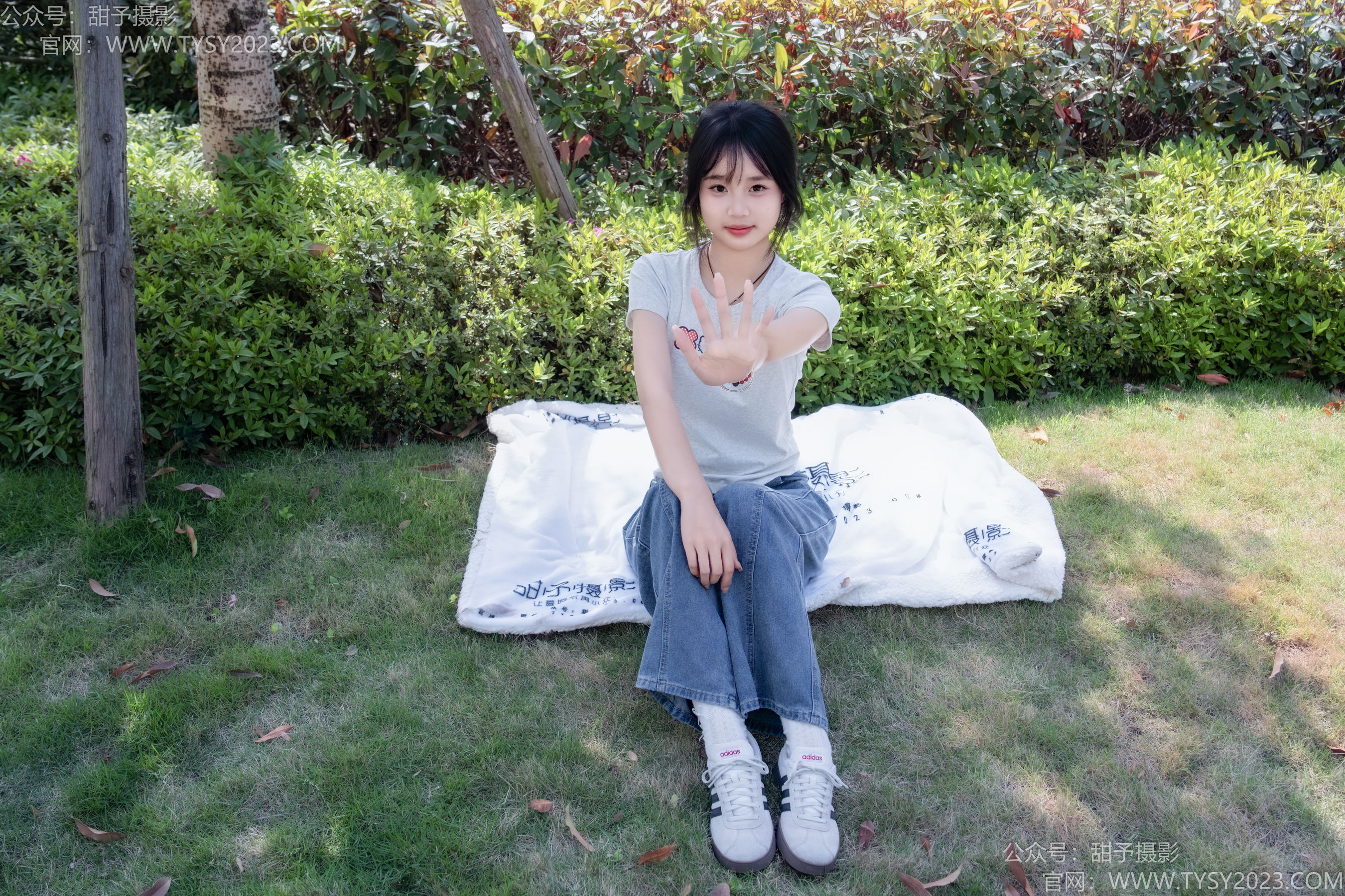 甜予摄影 No.194 小橙子 - 板鞋、白棉袜、裸足