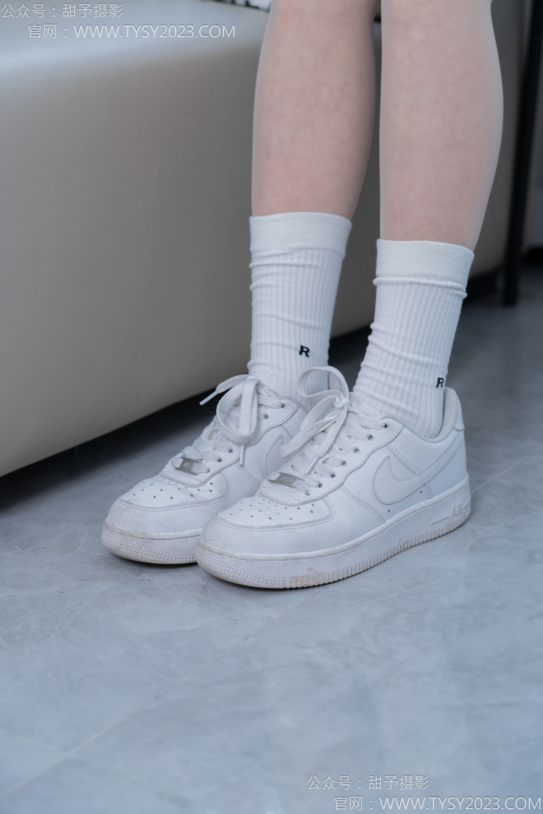 甜予摄影 No.152 咻咻 - 板鞋、白棉袜、薄肉丝