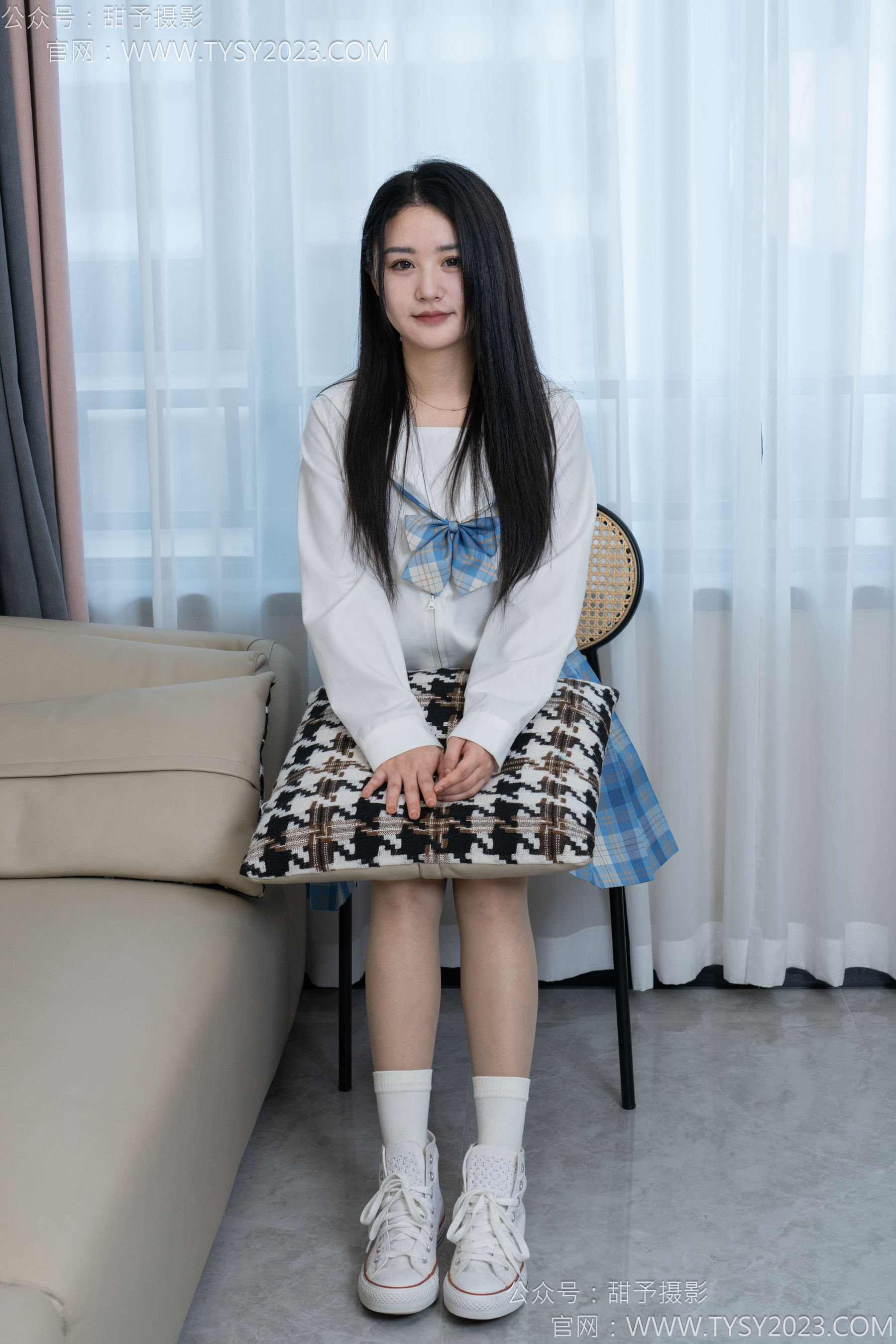 甜予摄影 No.154 澜澜 - 帆布鞋、白棉袜、薄灰丝、跺脚抖腿剧情