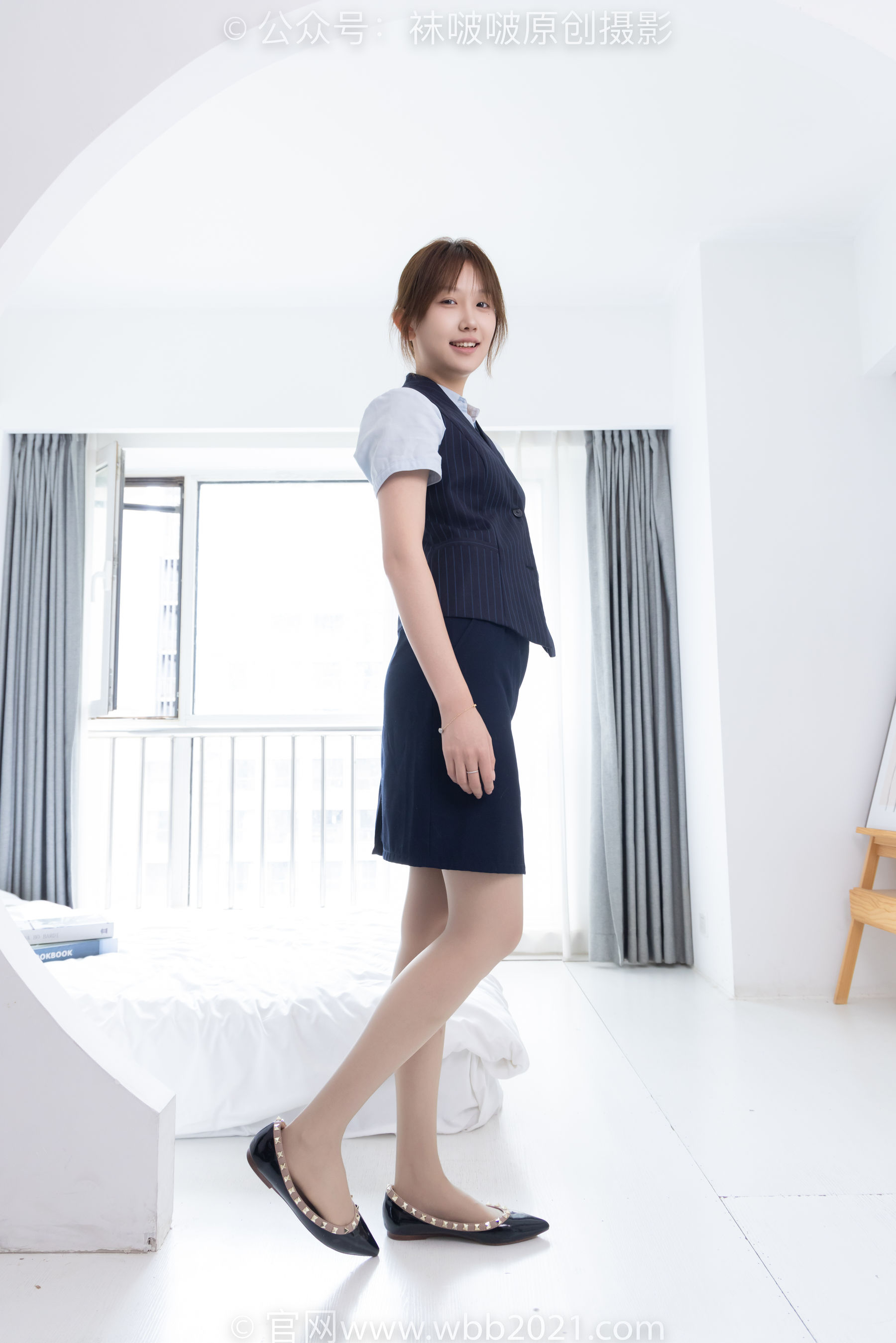 BoBoSocks袜啵啵 No.575 香菜 - 平底鞋、薄灰丝、银行制服