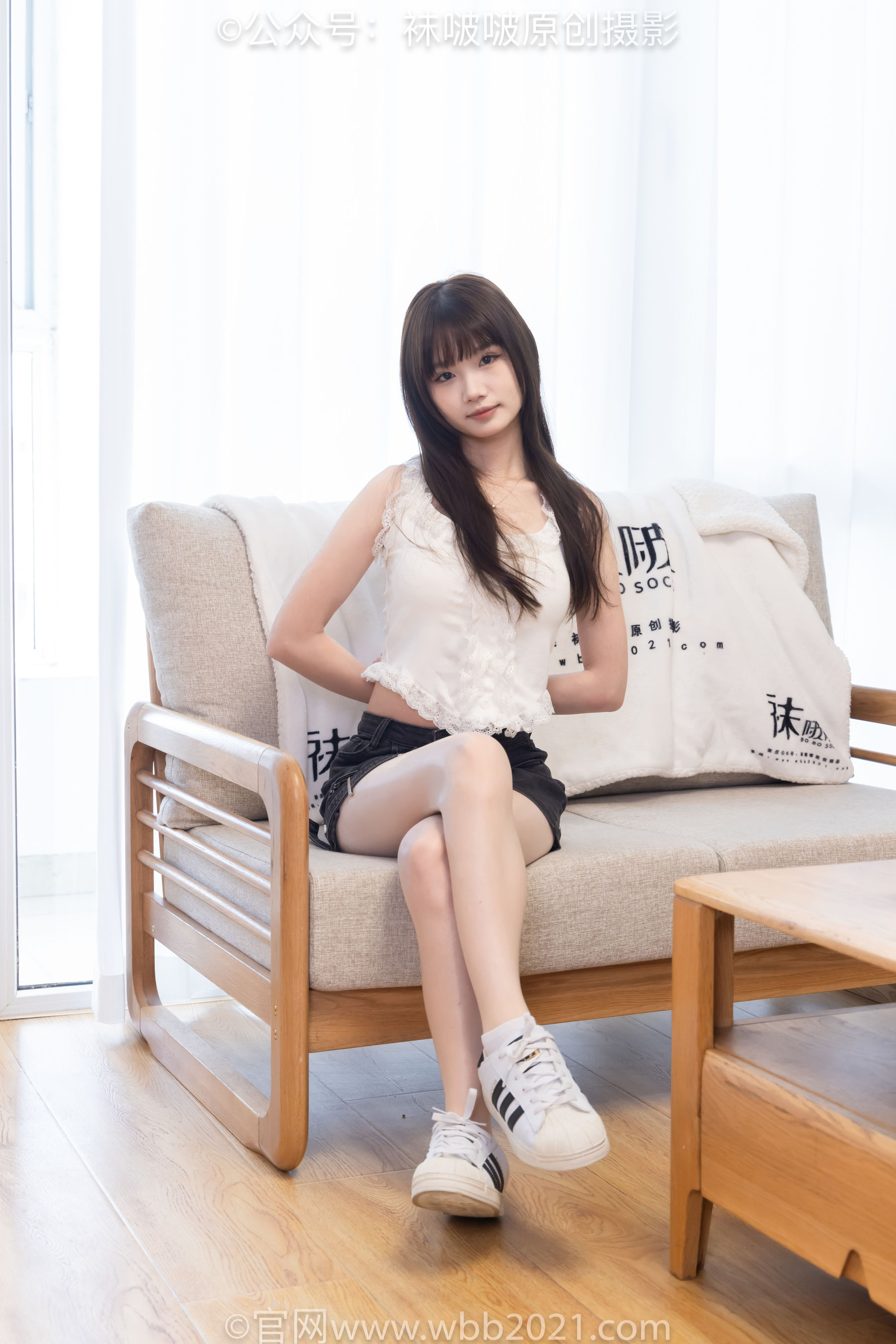 BoBoSocks袜啵啵 No.570 甜甜圈 - 板鞋、白棉袜、油亮肉丝