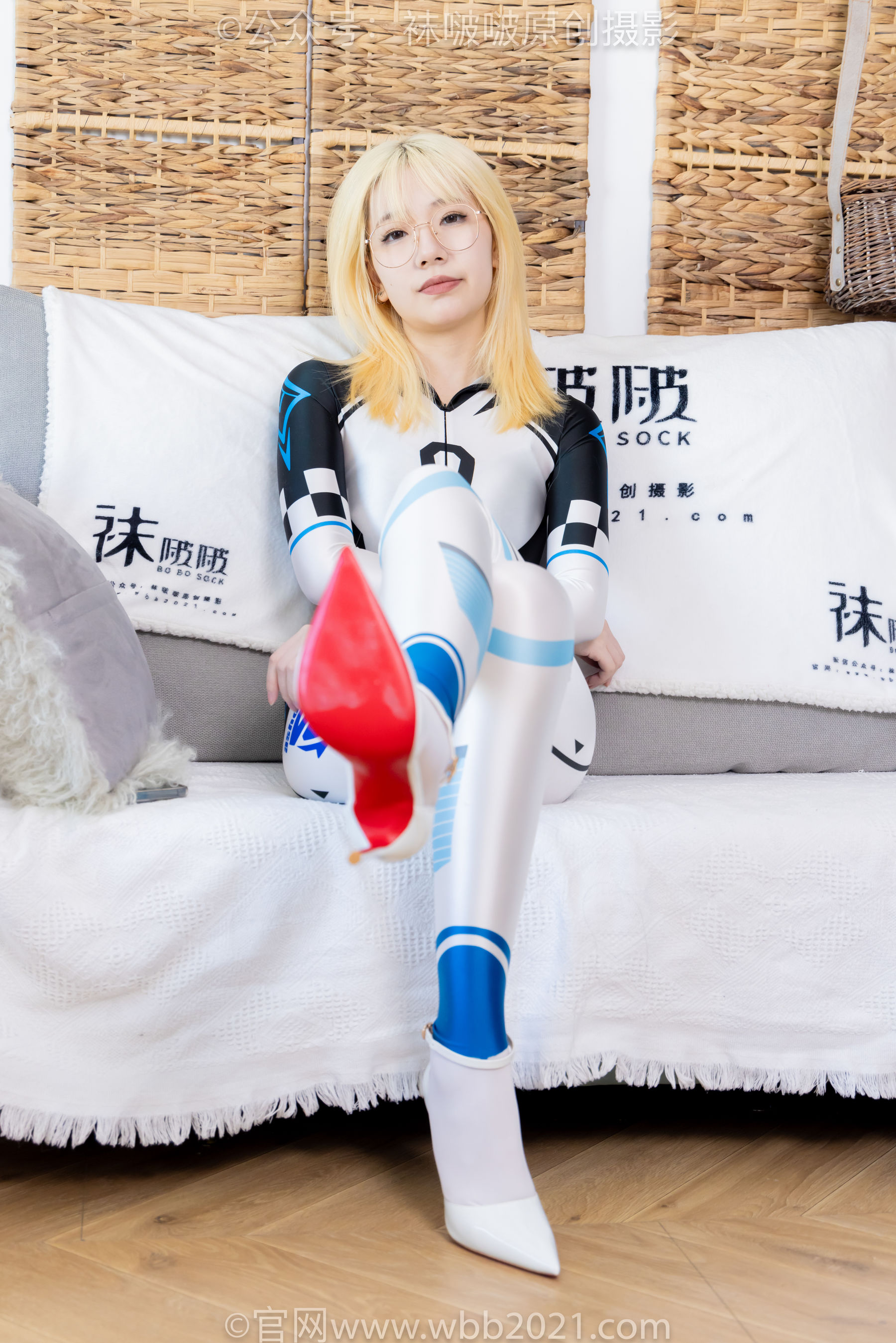 BoBoSocks袜啵啵 No.568 小甜豆 - 连体服、高跟鞋、厚白丝