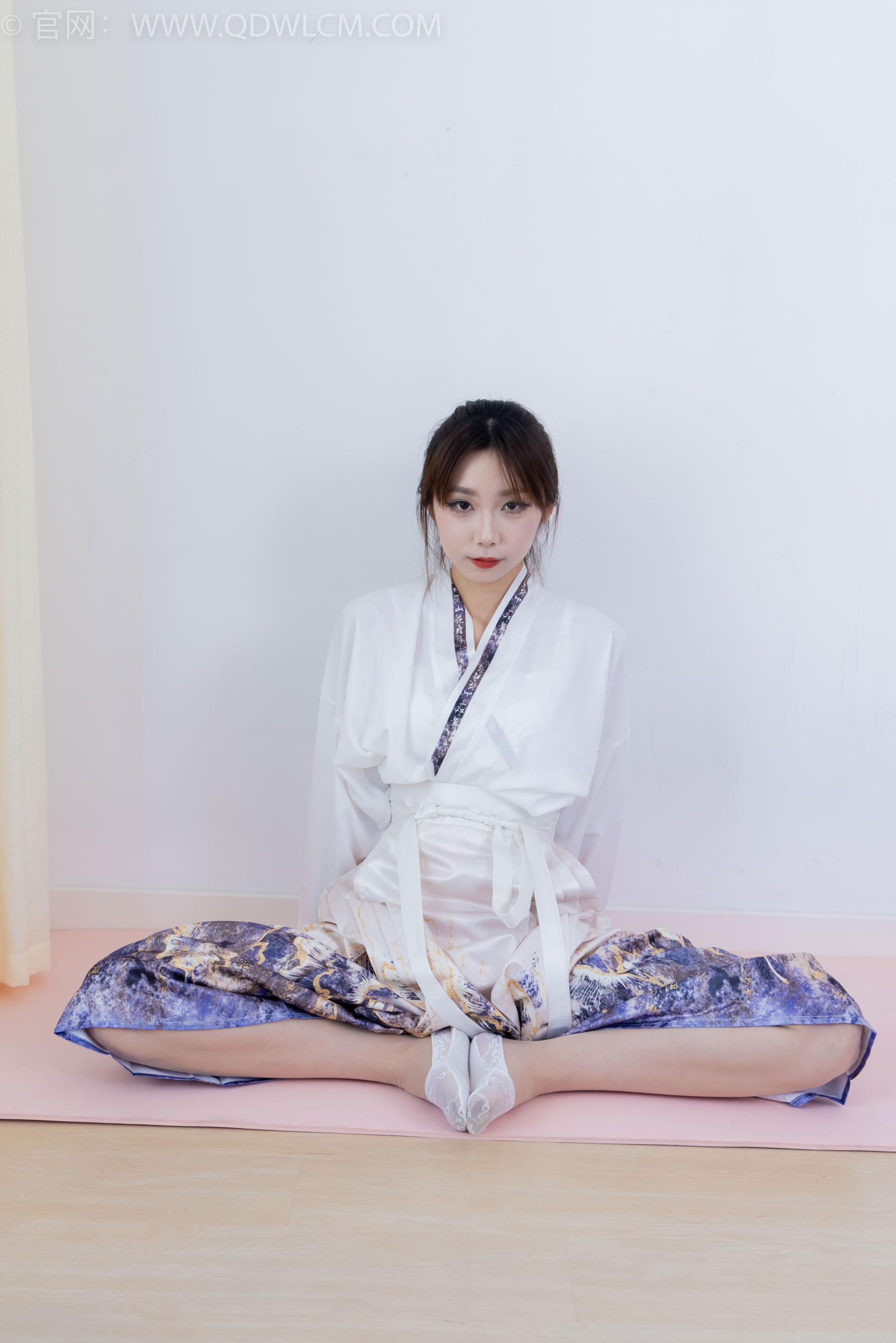 物恋传媒 No.2410 泡泡 - 汉服、平底鞋、白棉袜、白船袜、薄肉丝