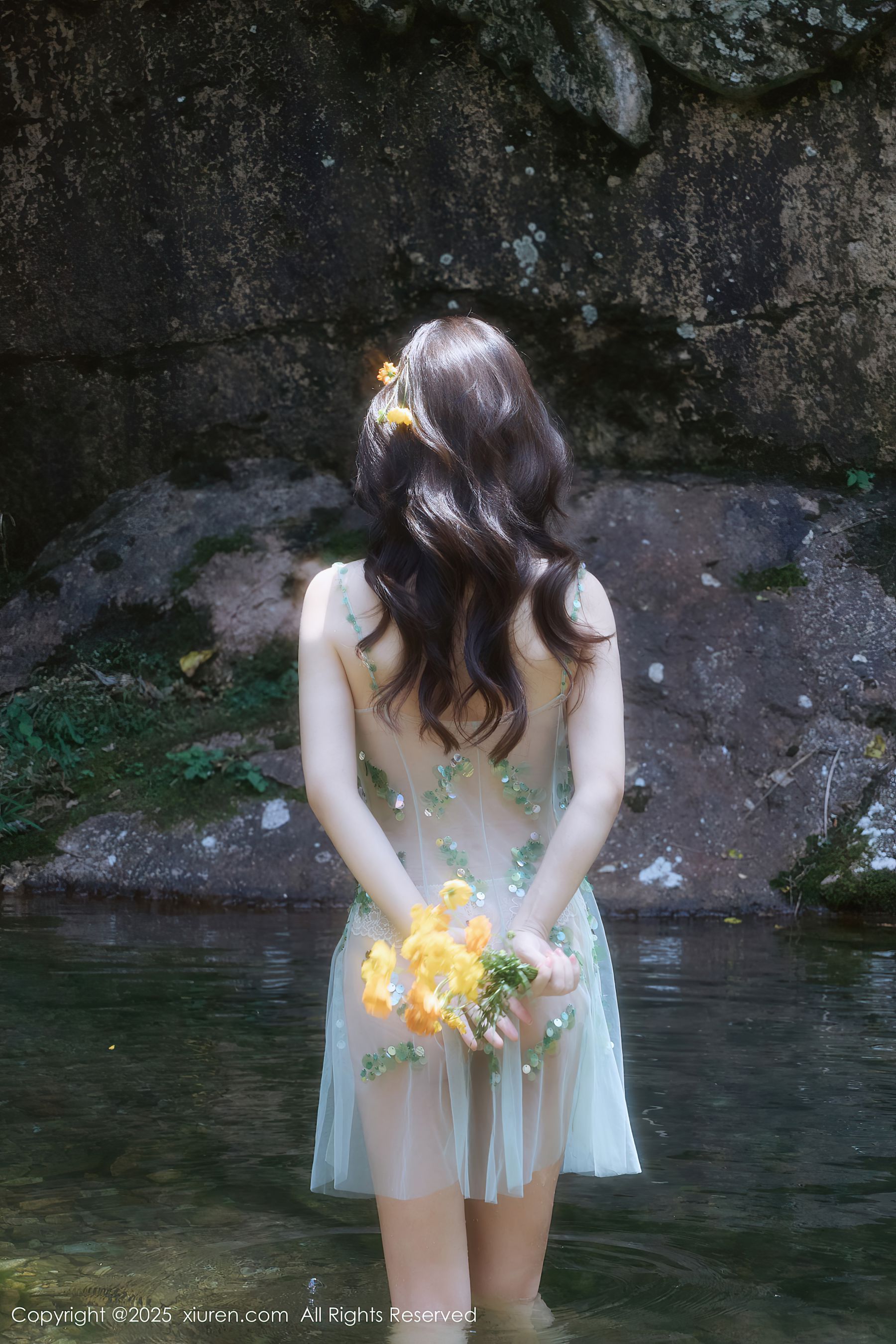 [秀人XiuRen] 2025.09.11 No.10756 尹甜甜sunny