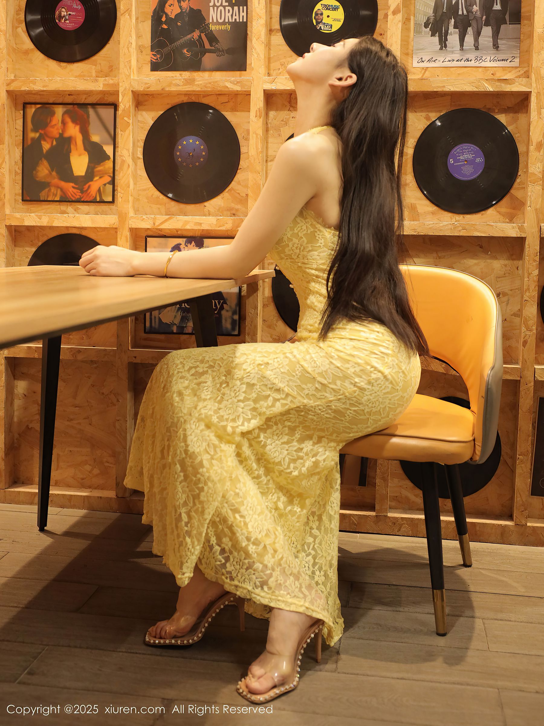 [秀人XiuRen] 2025.09.01 No.10715 梨霜儿