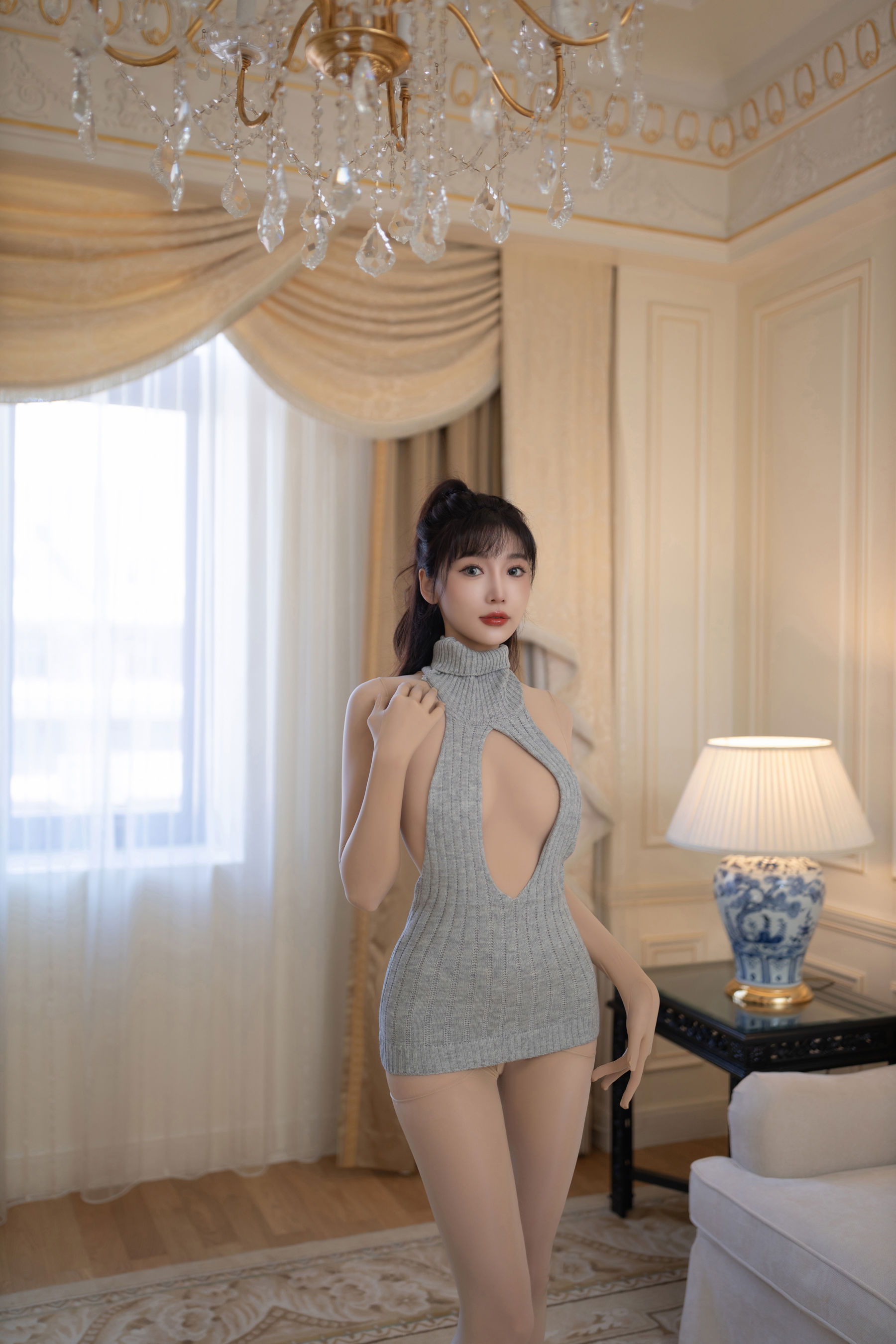 陆萱萱 - 肉色连体衣