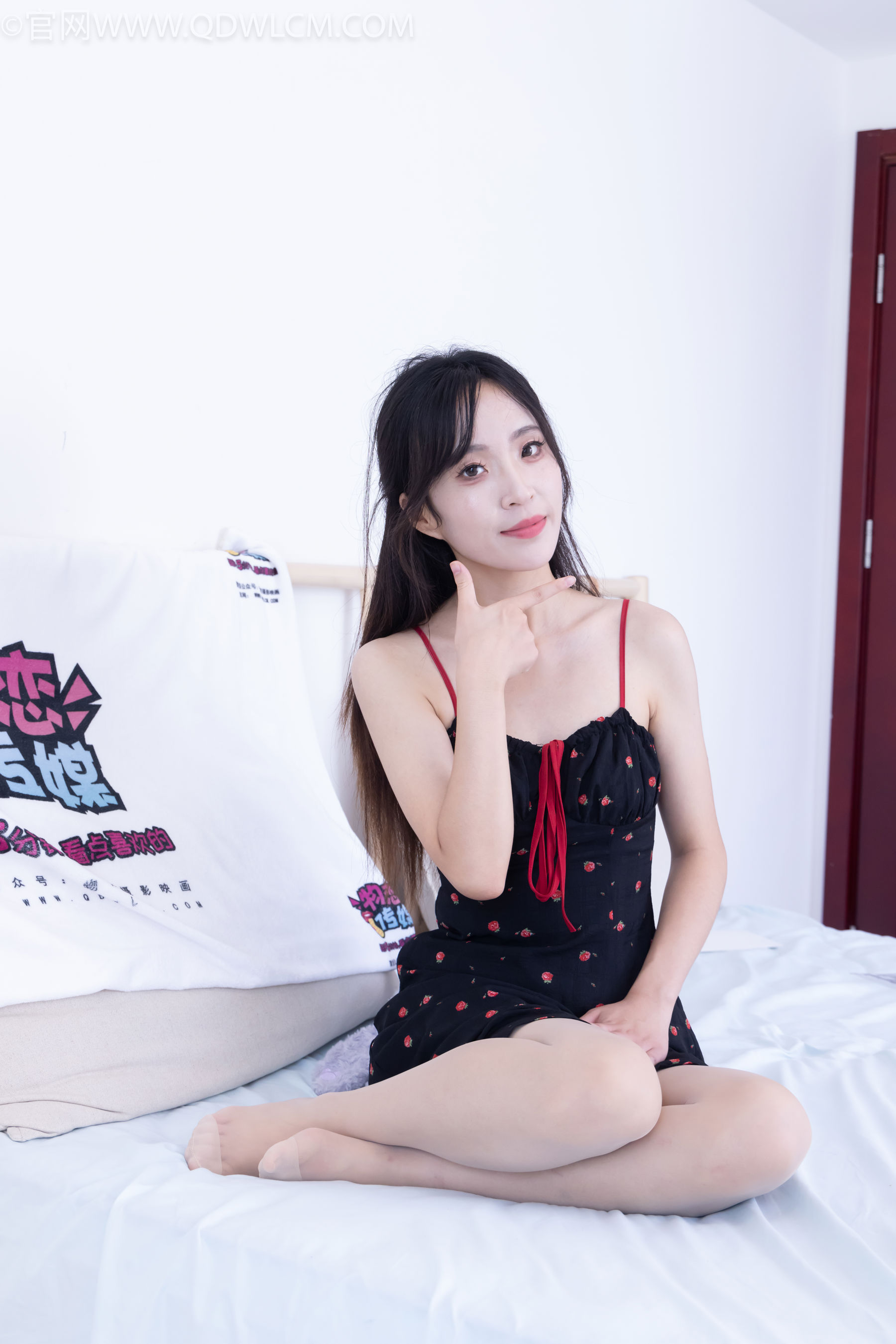 物恋传媒 No.2481 辣辣 - 高跟鞋、薄肉丝