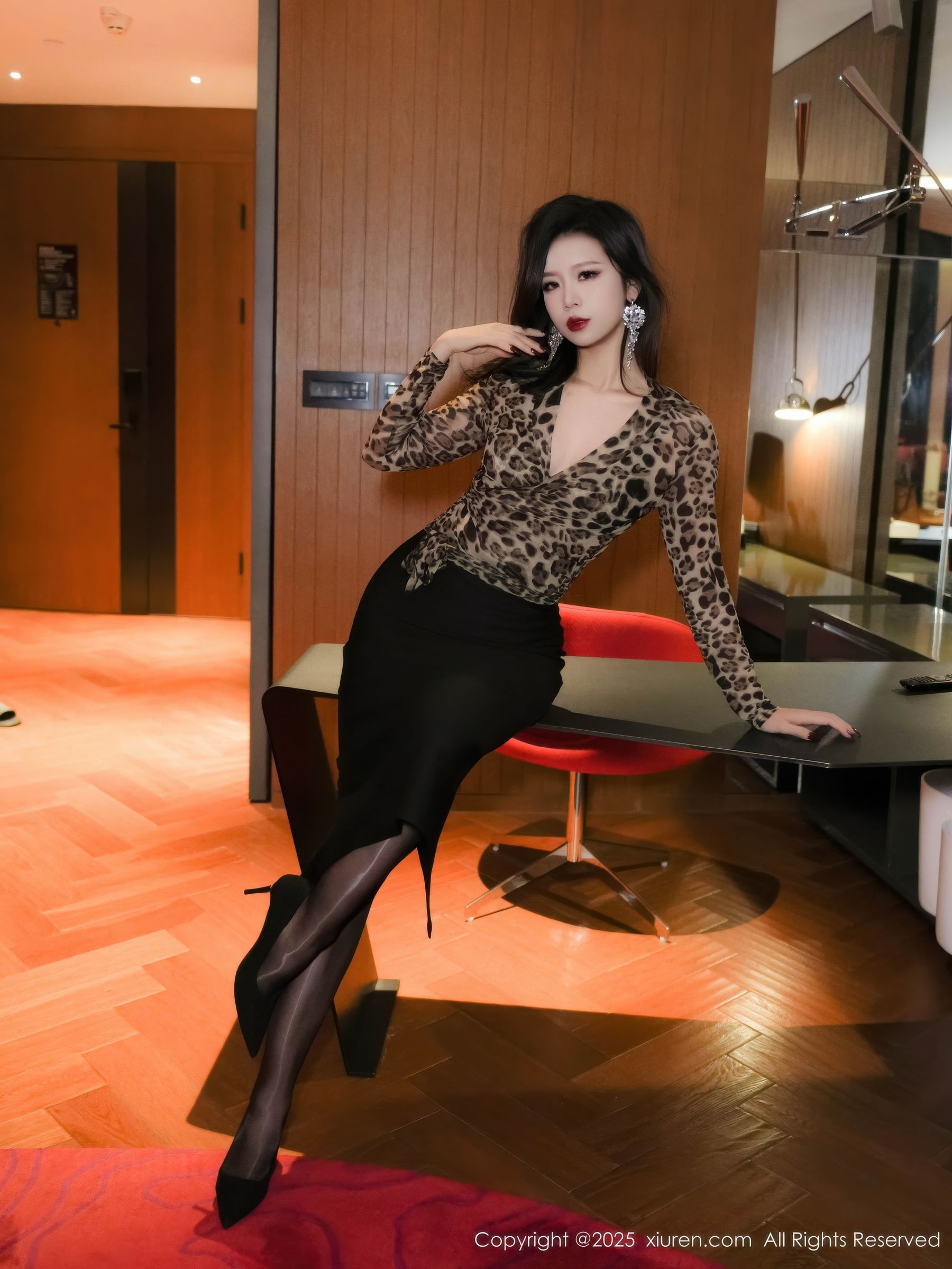 [秀人XiuRen] 2025.10.23 No.10901 玫瑰我爱你