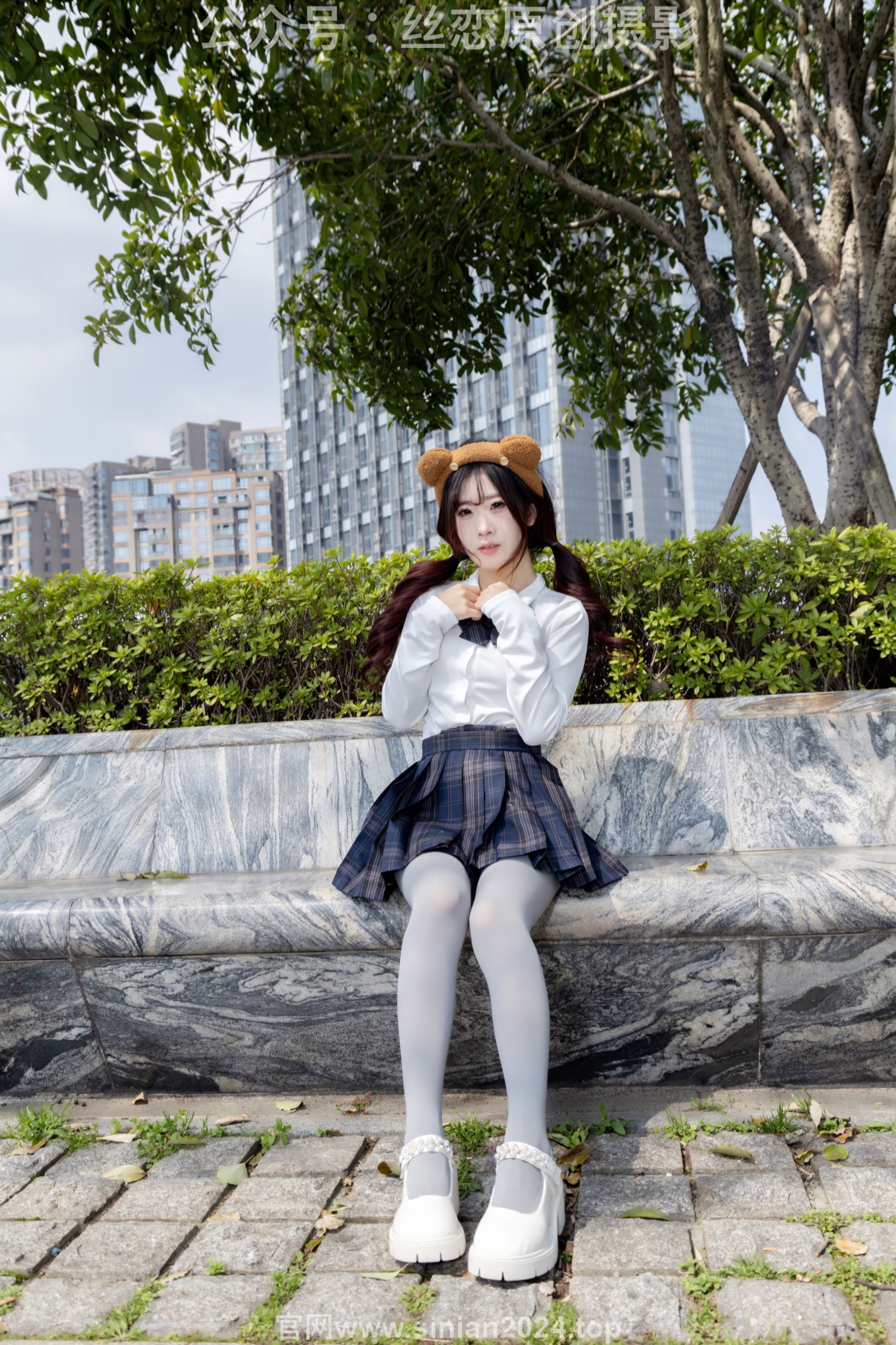 丝恋摄影 No.009 小梦 - 白色衬衫 碎花短裙 灰色丝袜 白色玛丽珍