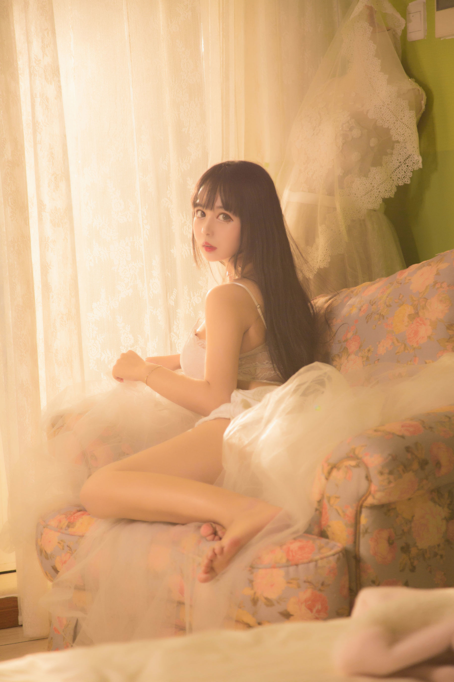 大眼萌妹黑猫猫OvO 少女写真