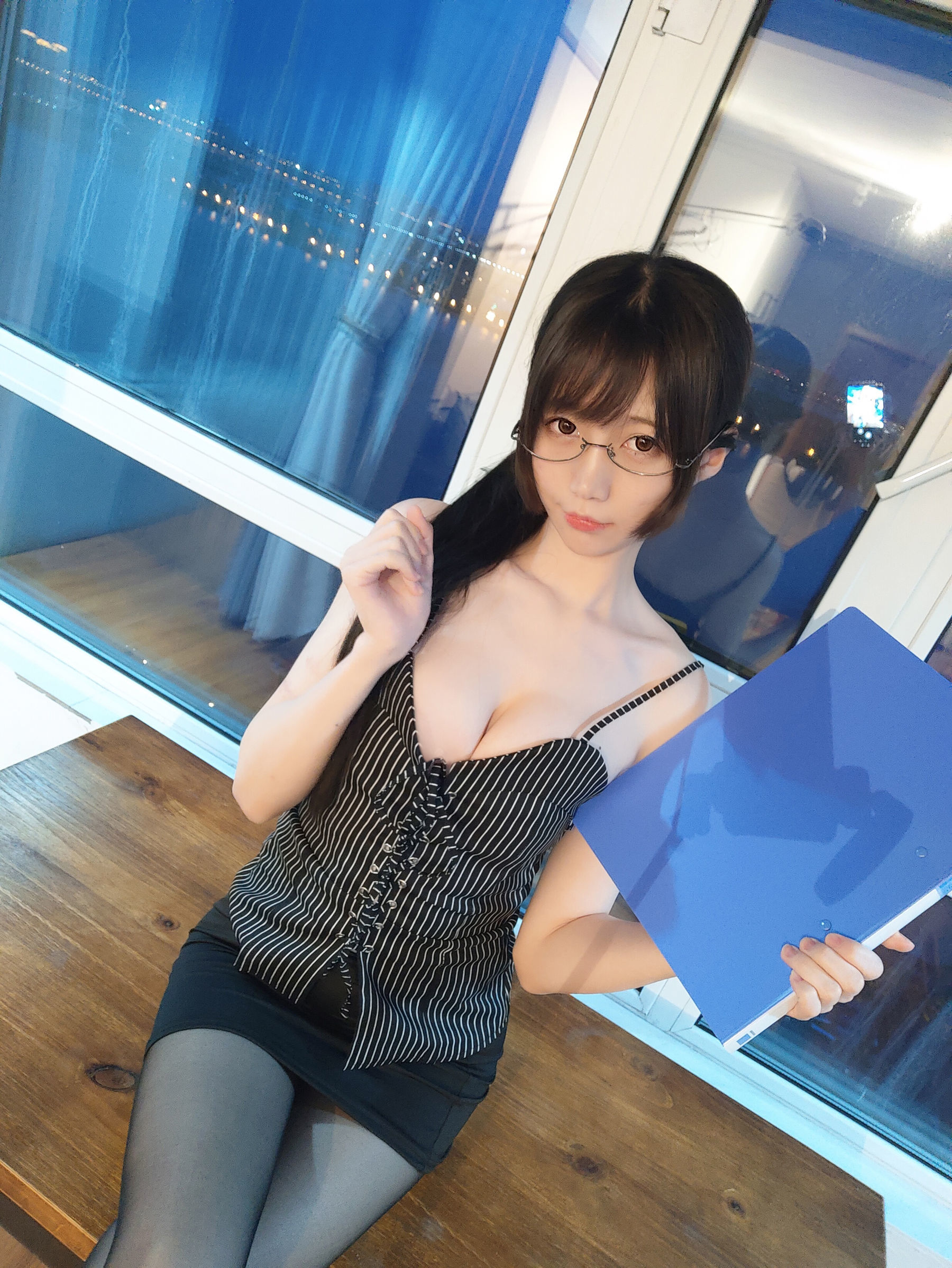 [萝莉COS] NAGISA魔物喵 自摄系列 No.001 专属秘书