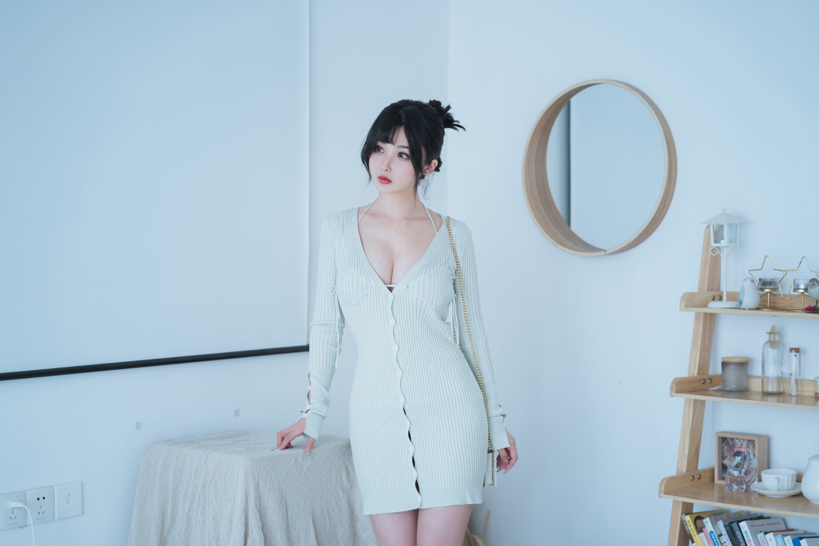 [网红COSER写真] COS福利rioko凉凉子 - 人妻毛衣